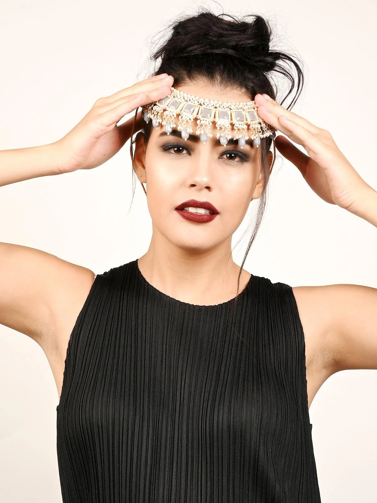 Odette Women Ash Grey Crystal Embellished Choker Necklace Set - Image 2