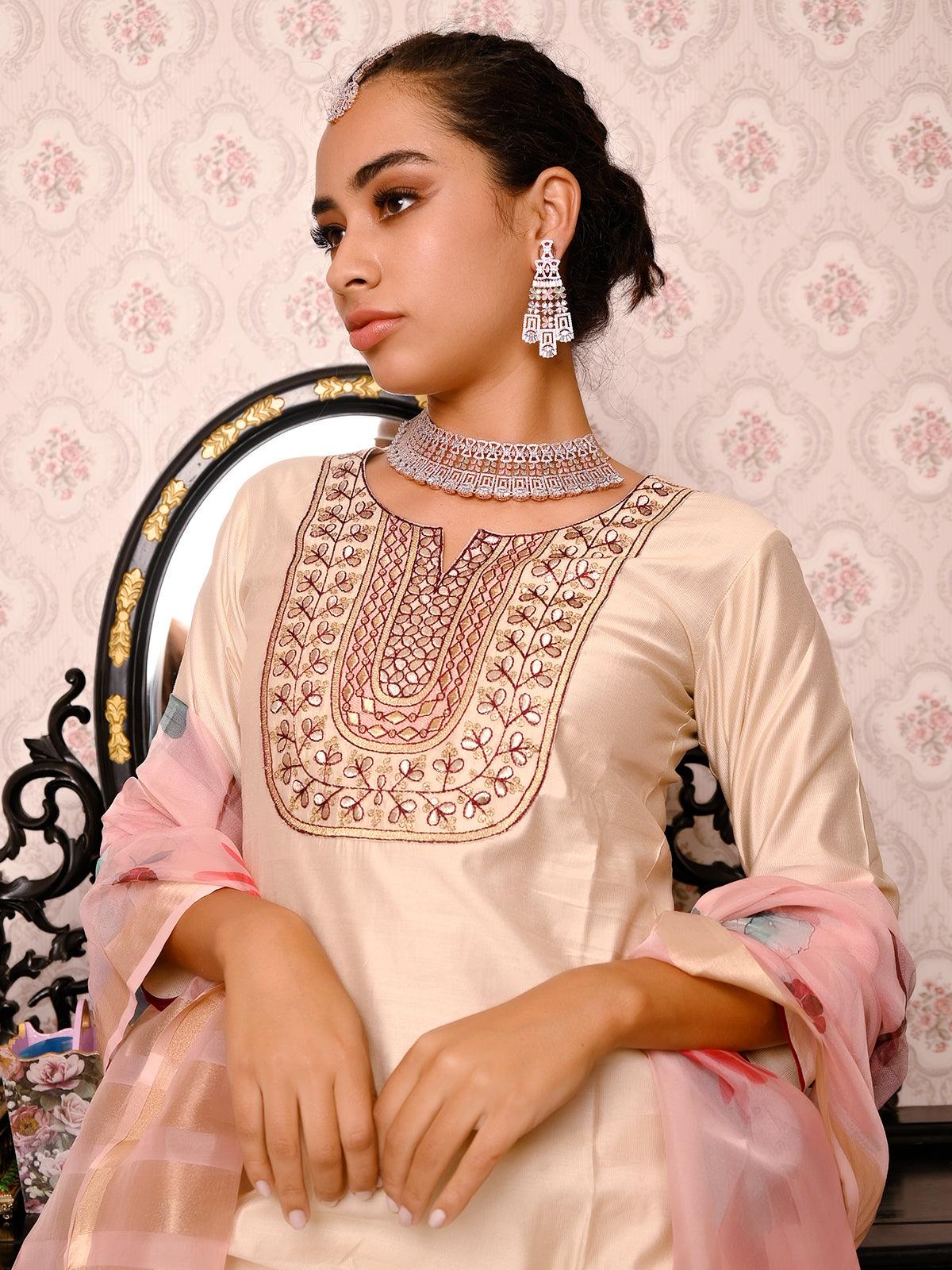 Odette Women Pink And Silver Studded Jewellery Set - Image 2