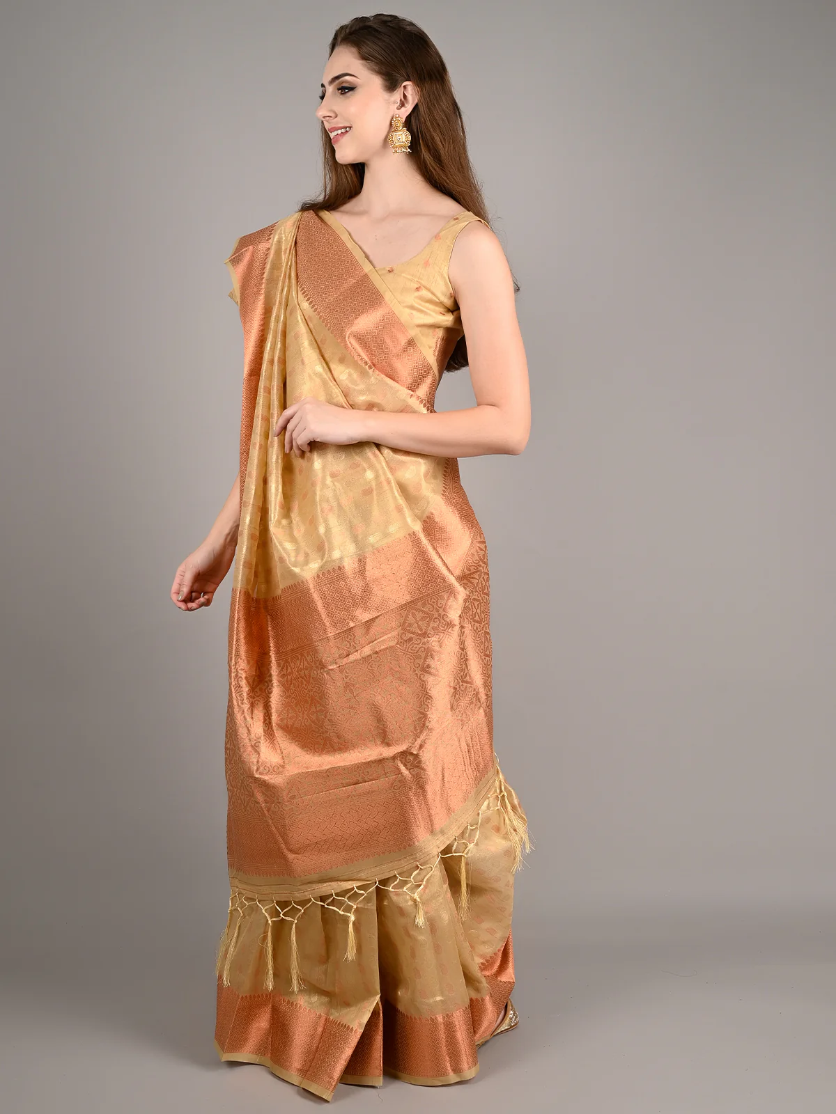 Odette Women Beige Tissue Woven Saree With Unstitched Blouse - Image 2