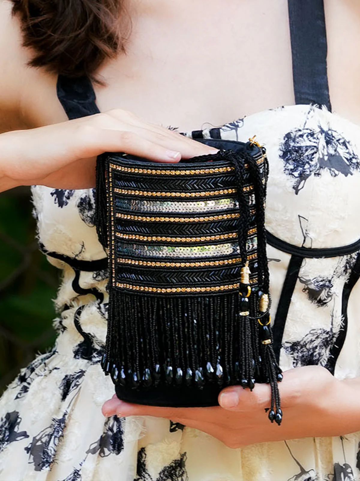Odette Women Black Embellished Velvet Structured Clutch Bag - Image 3
