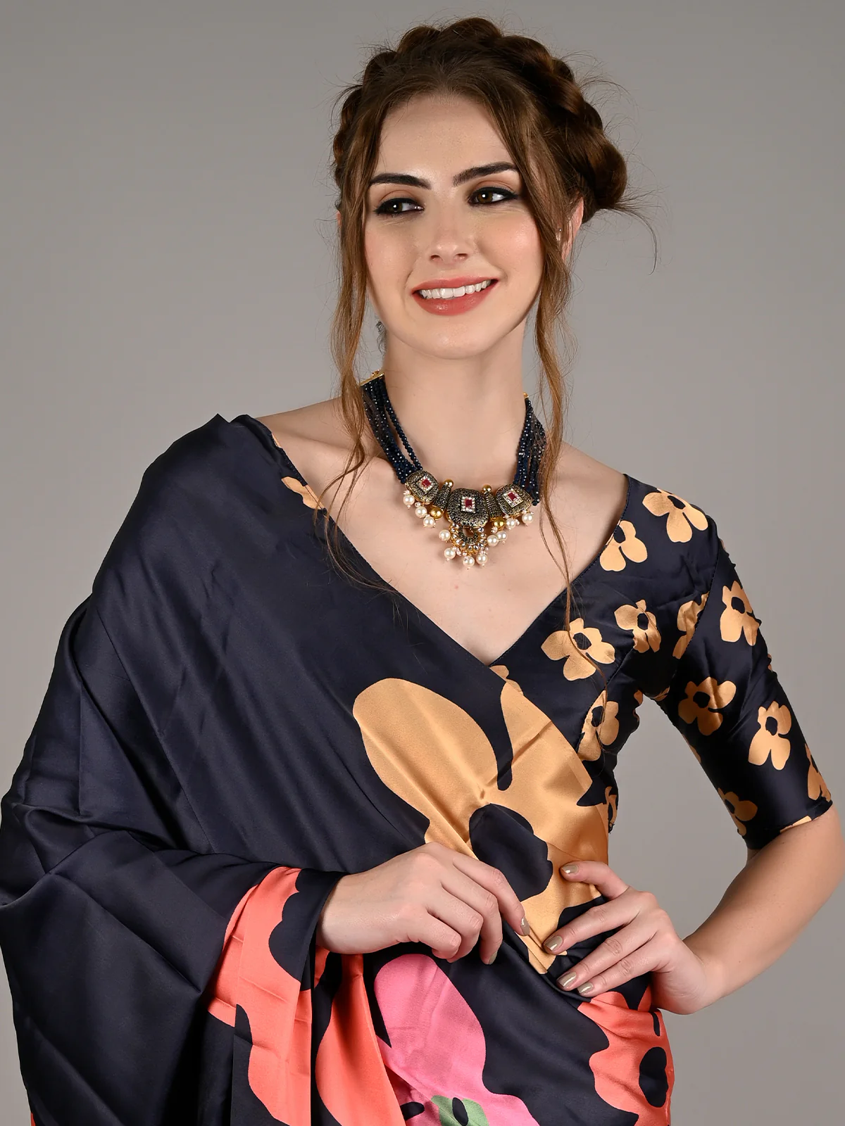 Odette Women Black Silk Blend Digital Floral Print Saree With Unstitched Blouse - Image 3