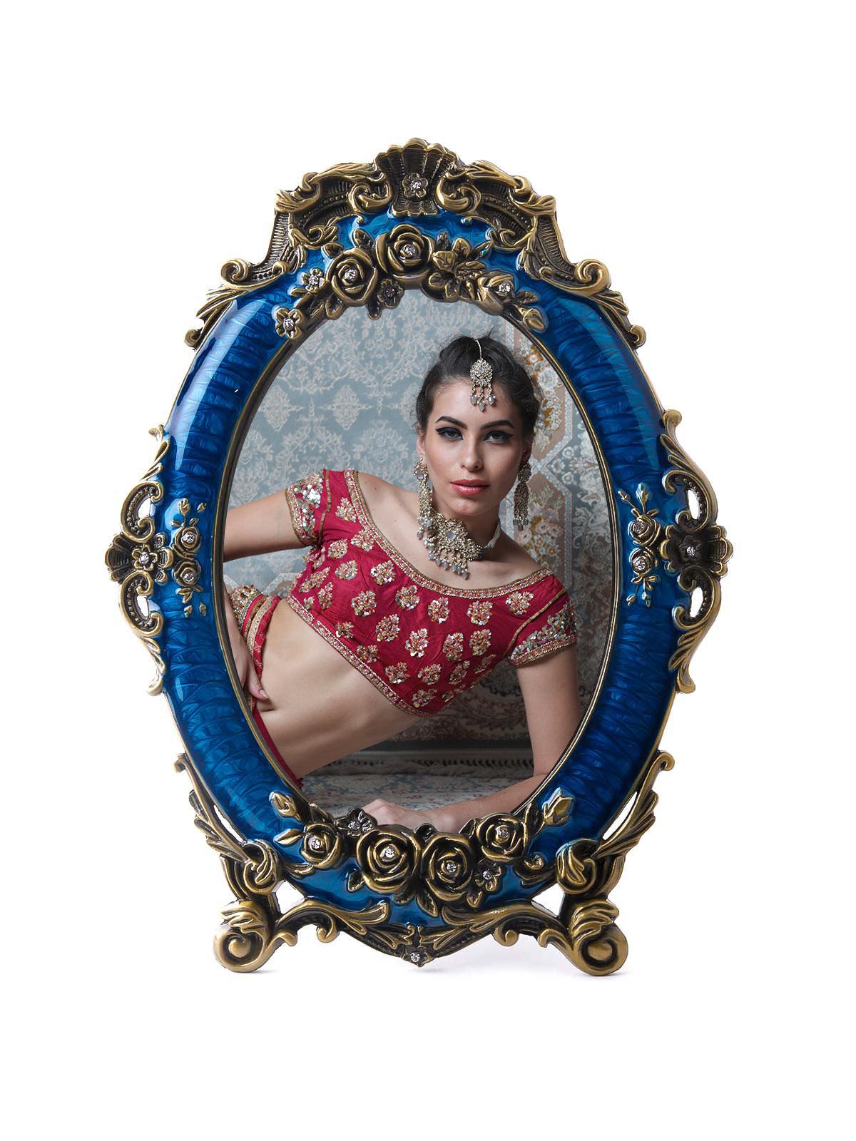 Odette Women Blue Classical Oval Shapped Photoframe - Image 2