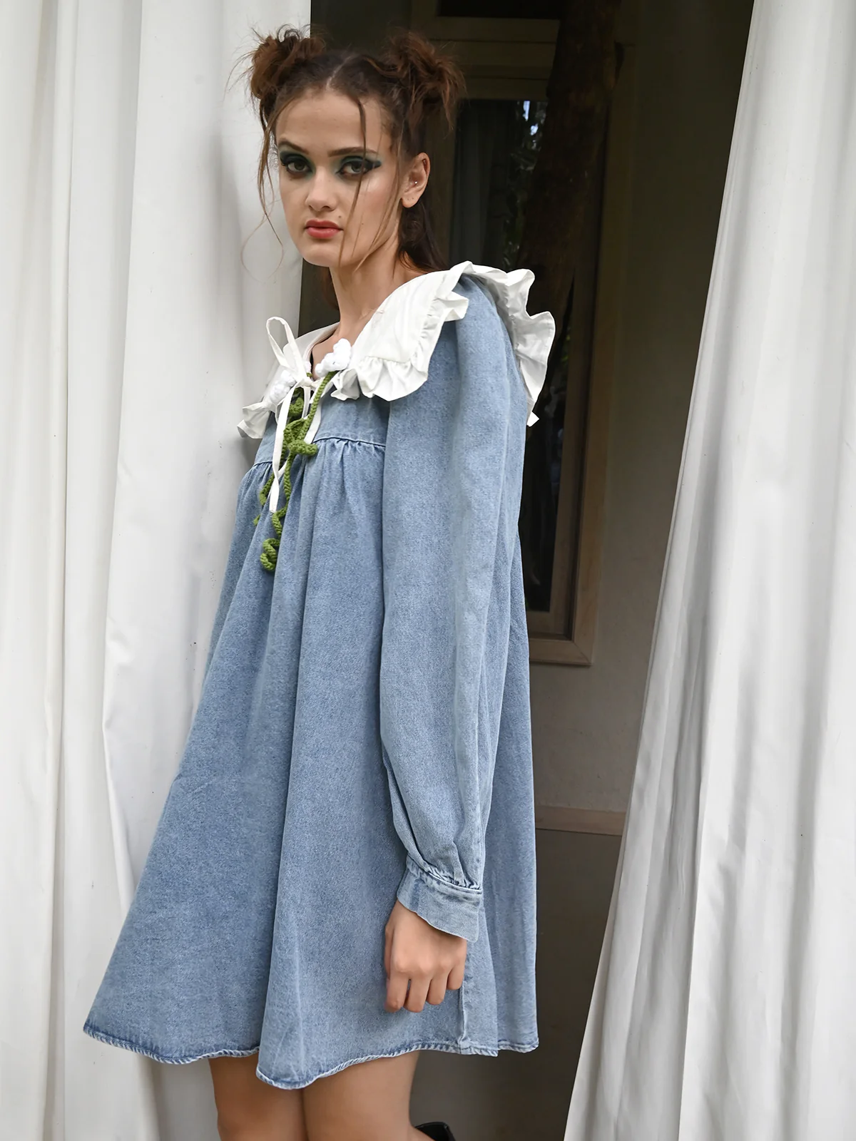 Odette Women Blue Heavy Gsm Denim Dress With White Collar - Image 3