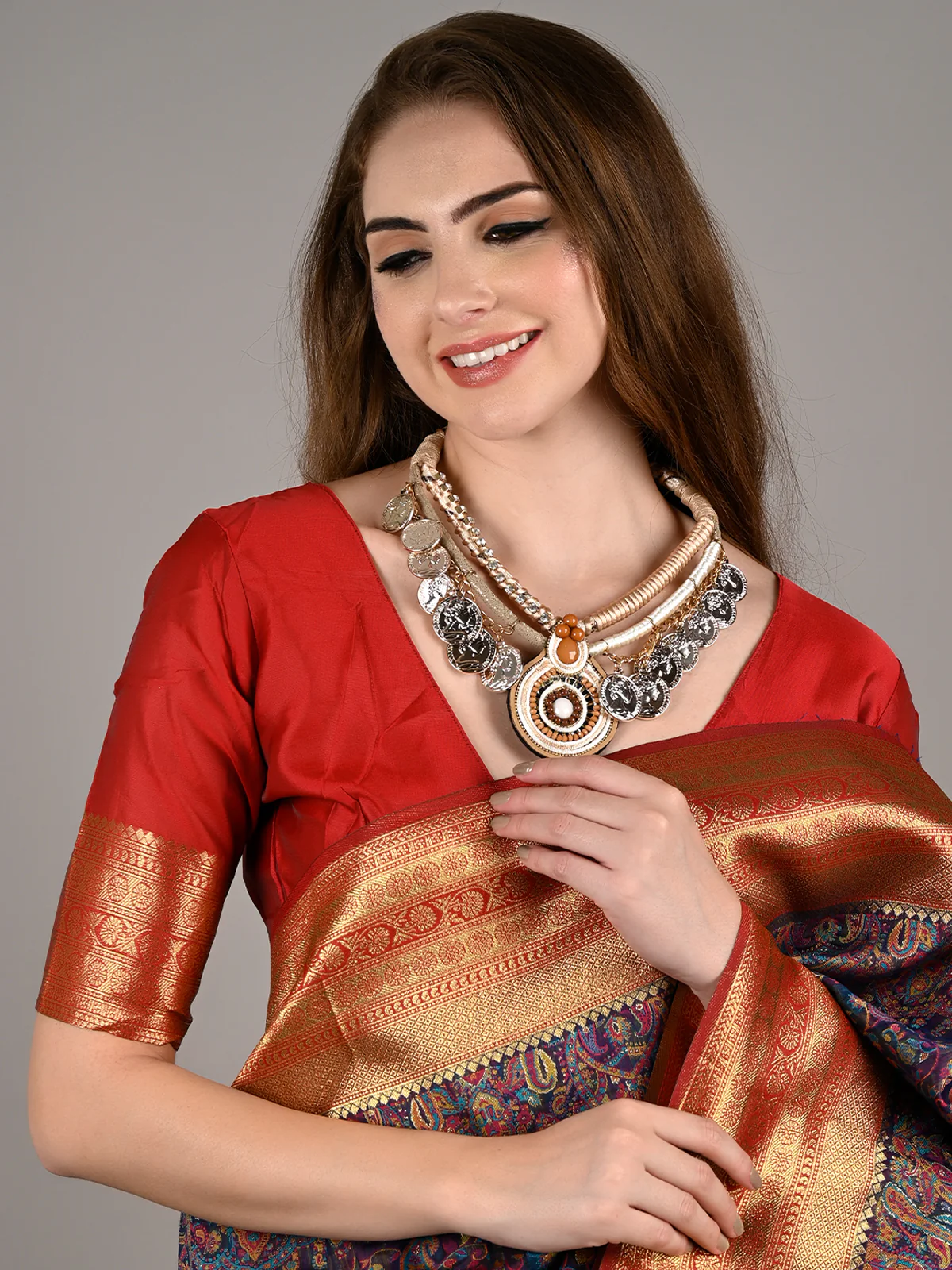 Odette Women Blue Modal Woven Saree With Unstitched Blouse - Image 3