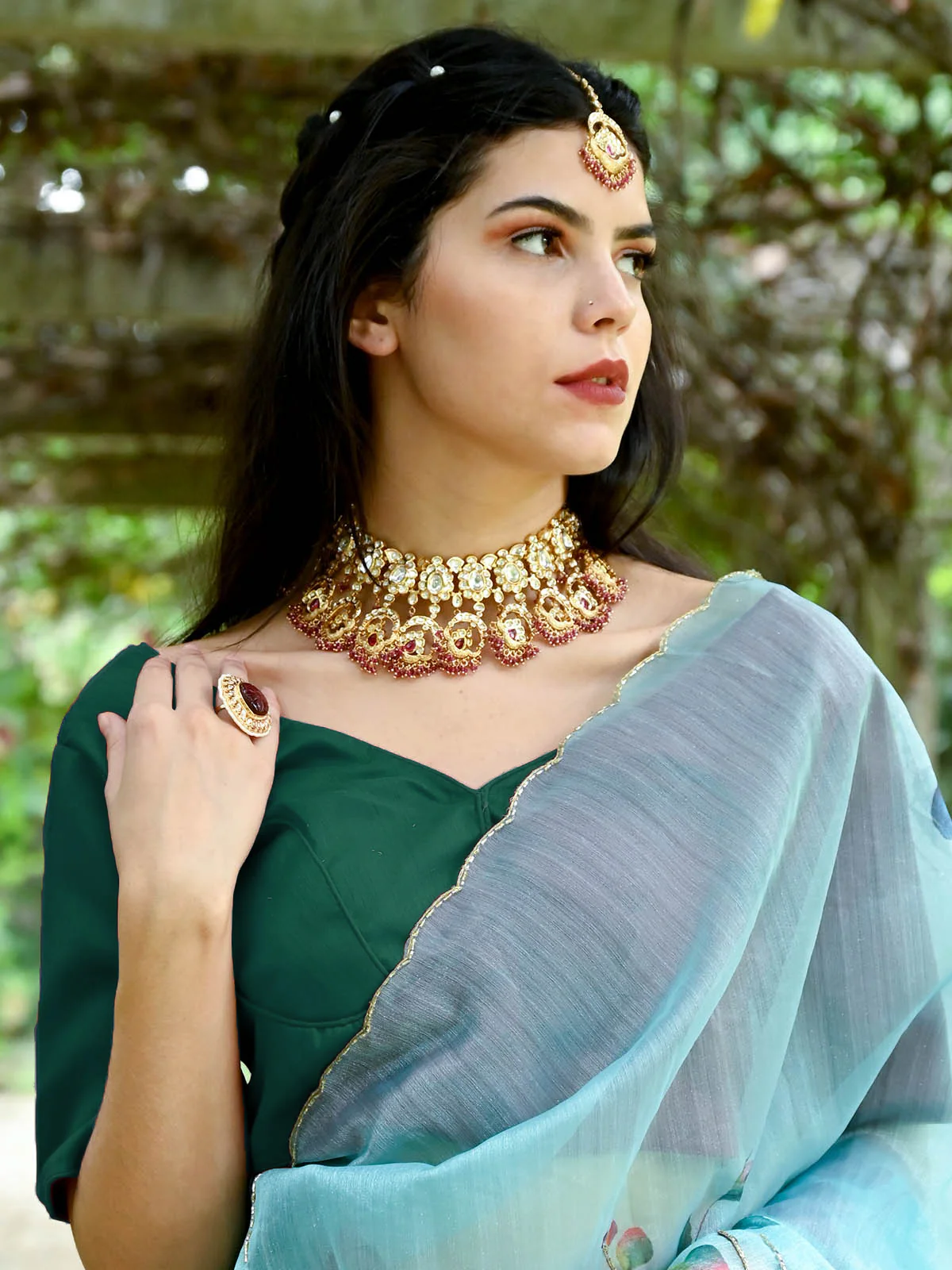 Odette Women Blue Organza Floral Print Saree With Unstitched Blouse - Image 4