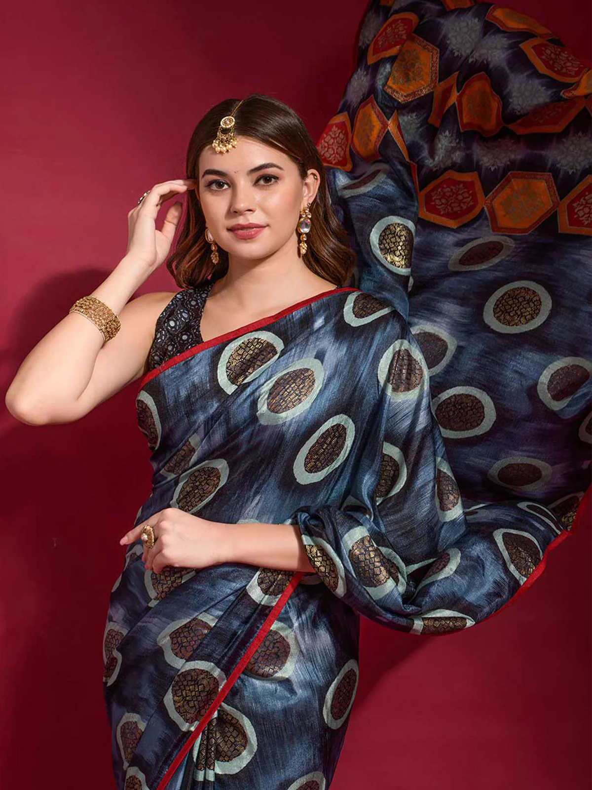 Odette Women Multicolor Silk Blend Saree With Blouse Piece - Image 2