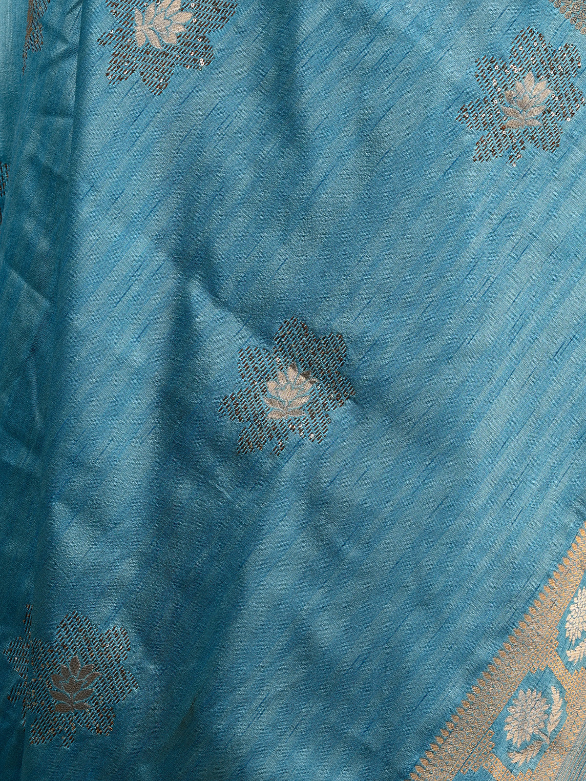 Odette Women Blue Silk Blend Woven Saree With Unstitched Blouse - Image 4