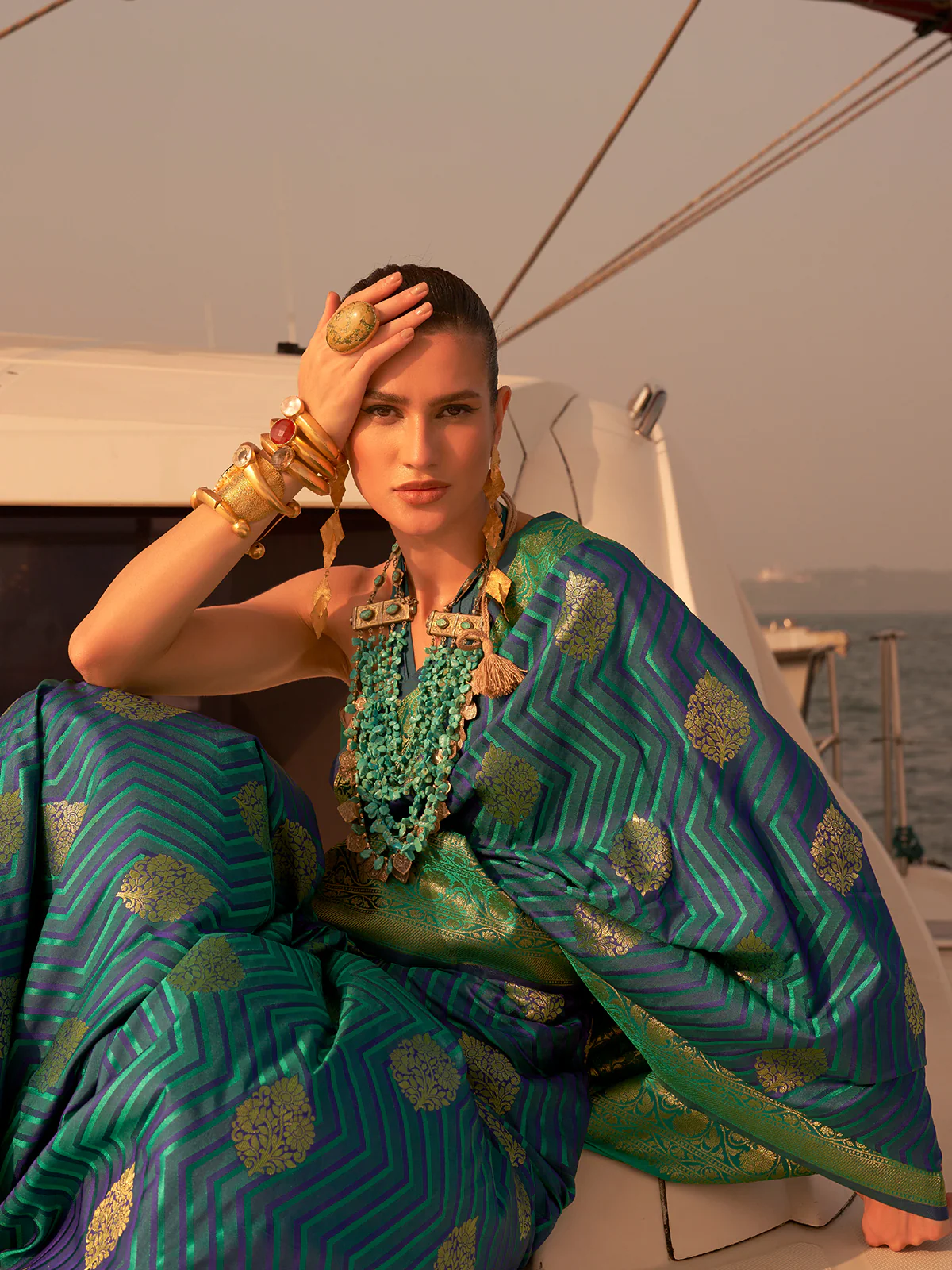Odette Women Blue Silk Blend Woven Saree With Unstitched Blouse - Image 2