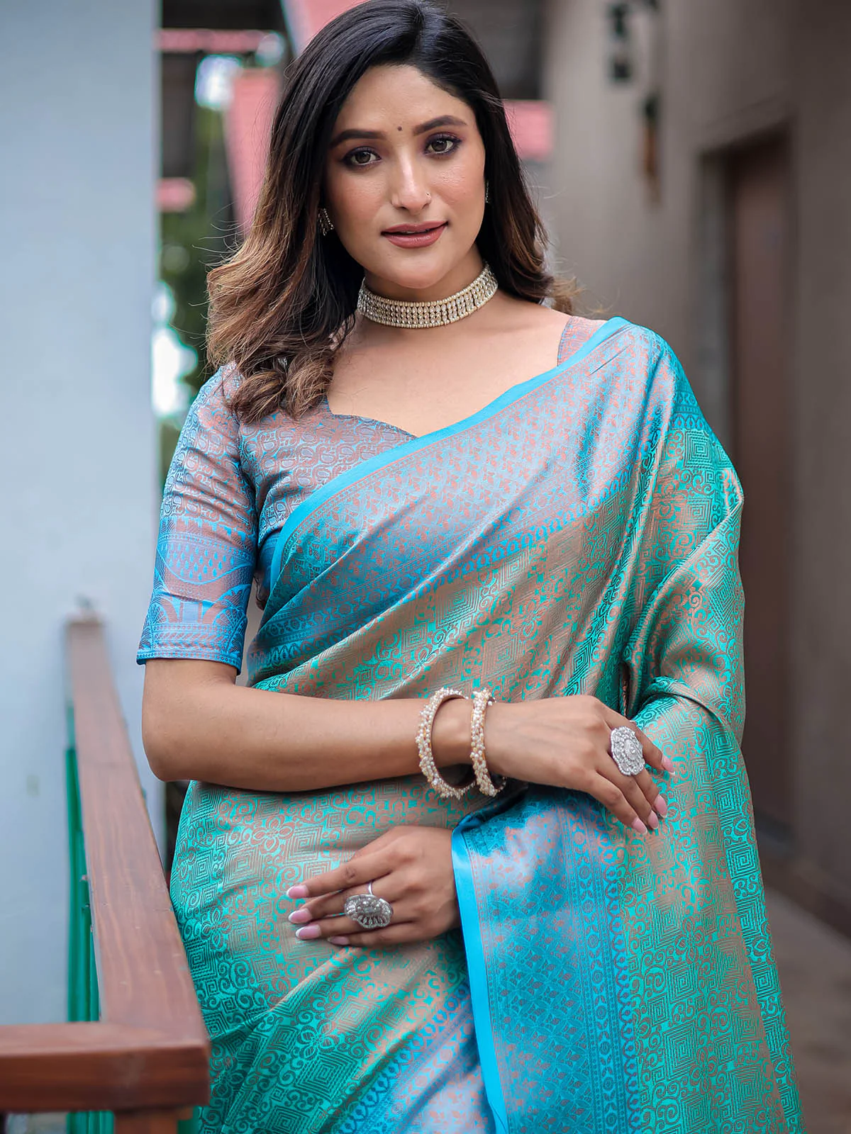 Odette Women Blue Silk Blend Woven Saree With Unstitched Blouse - Image 5