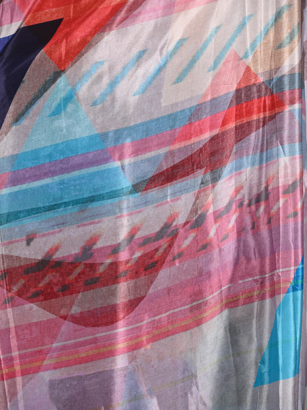 Odette Women Blue Silk Crepe Digital Stripes Print Saree With Unstitched Blouse - Image 4