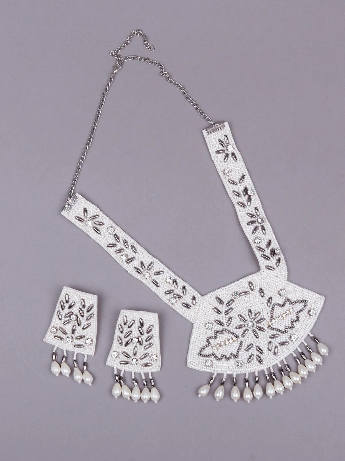 Odette Women White Artificial Metal Necklace Set - Image 4