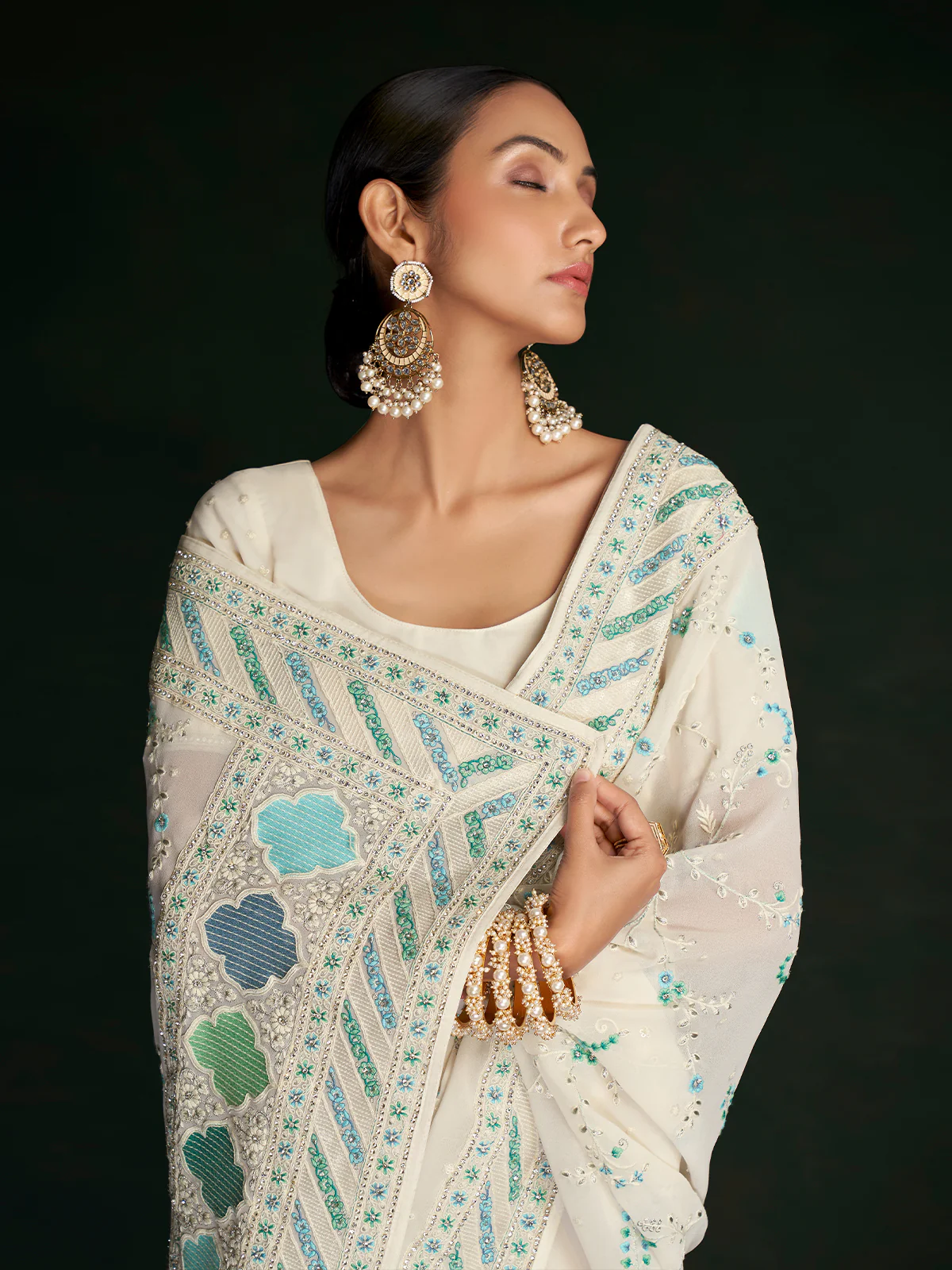 Odette Women Classic White Georgette Embroidered Saree With Unstitched Blouse - Image 2