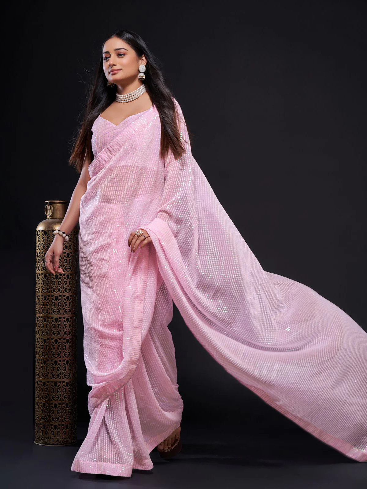 Odette Women Pink Embellished Georgette Saree With Unstitched Blouse - Image 3
