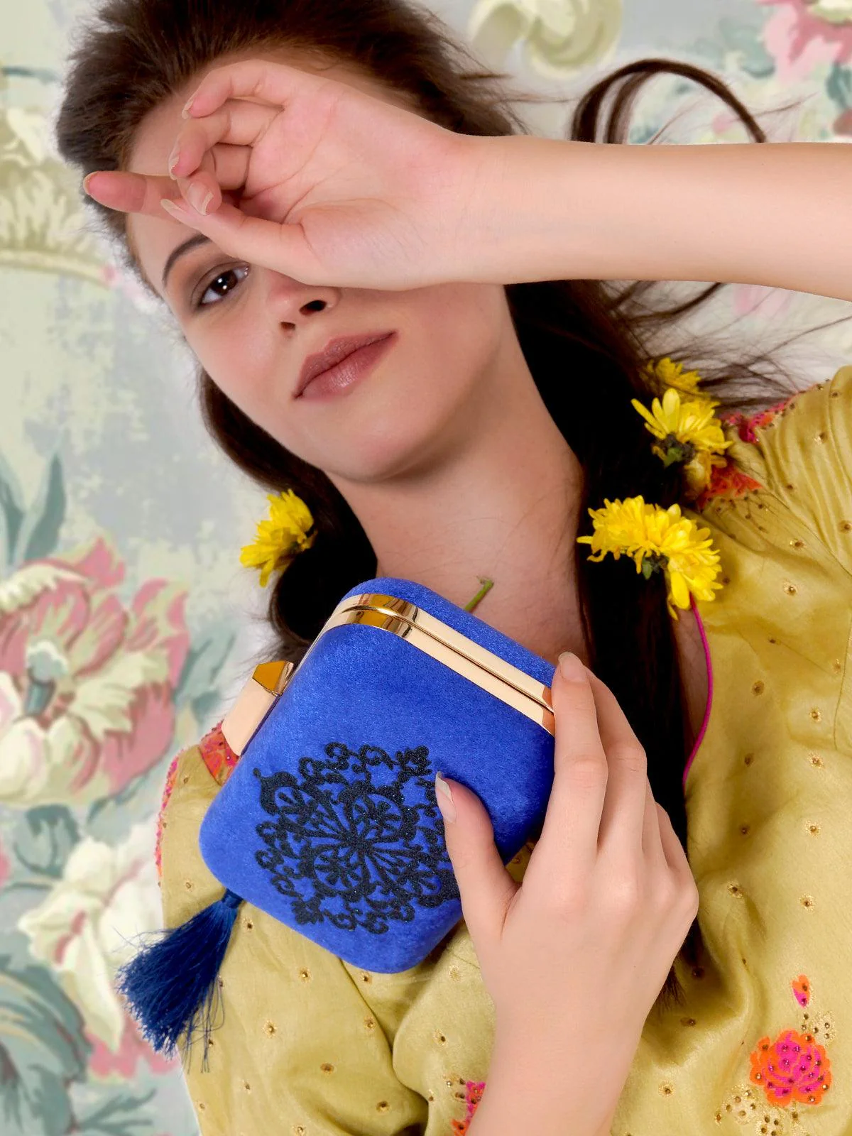 Odette Women Royal Blue Velvet Clutch - Image 2