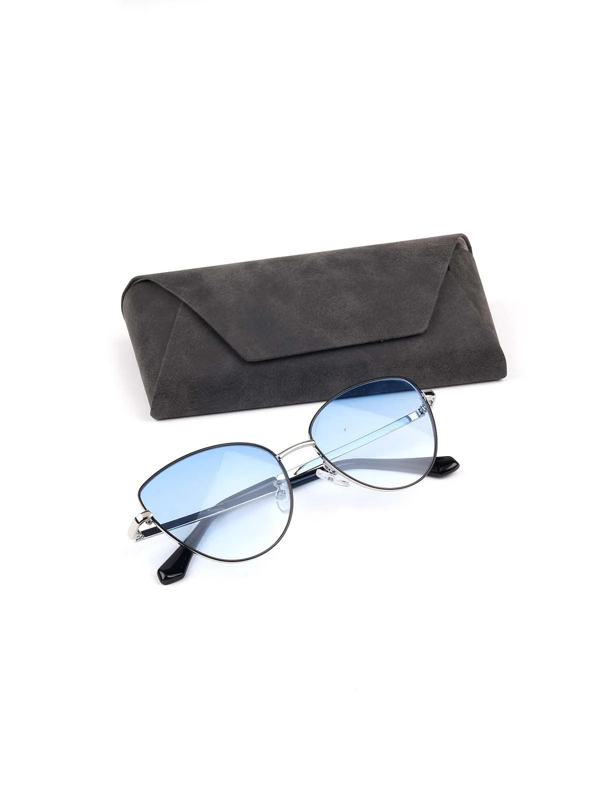 Odette Women Blue Tinted Flared Sunglasses - Image 3