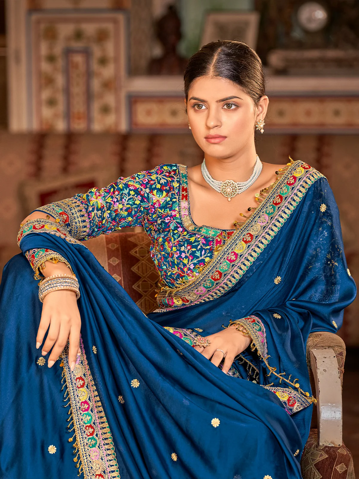 Odette Women Dark Blue Organza Embroidered Saree With Unstitched Blouse - Image 3