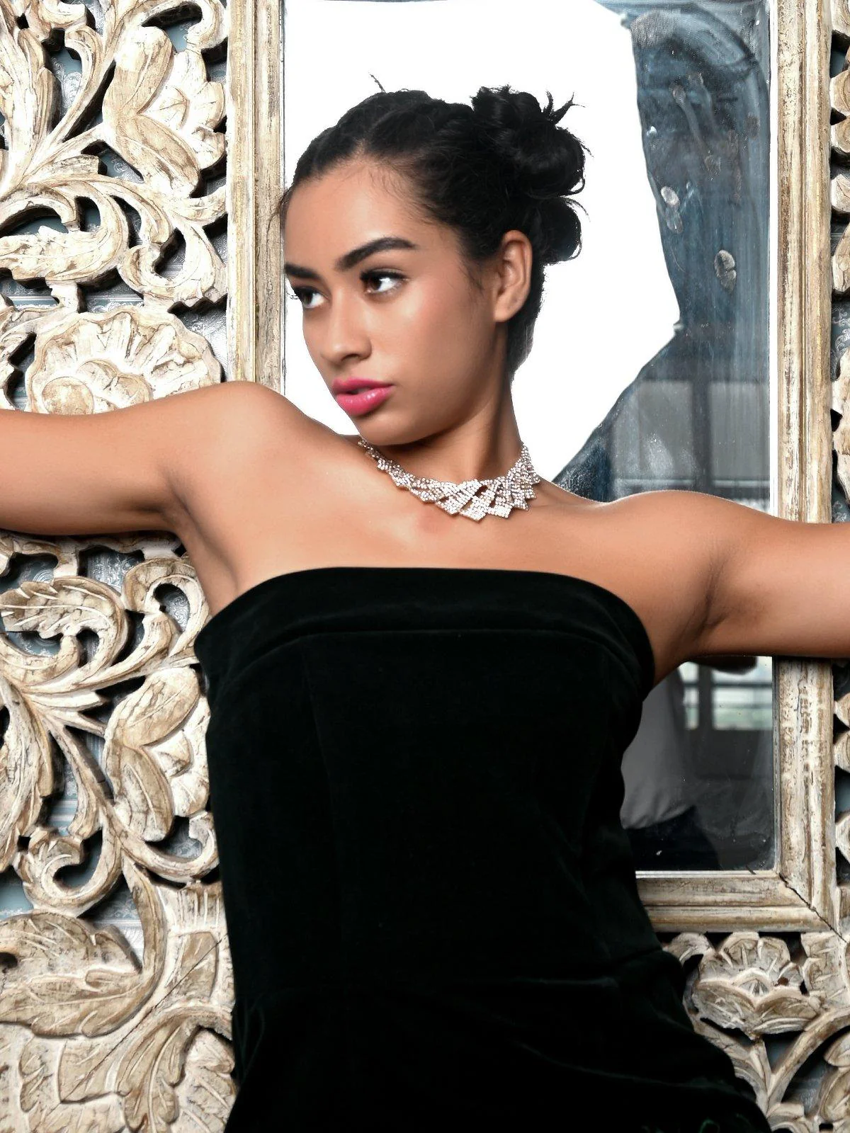 Odette Women Gold Metal Necklace - Image 2