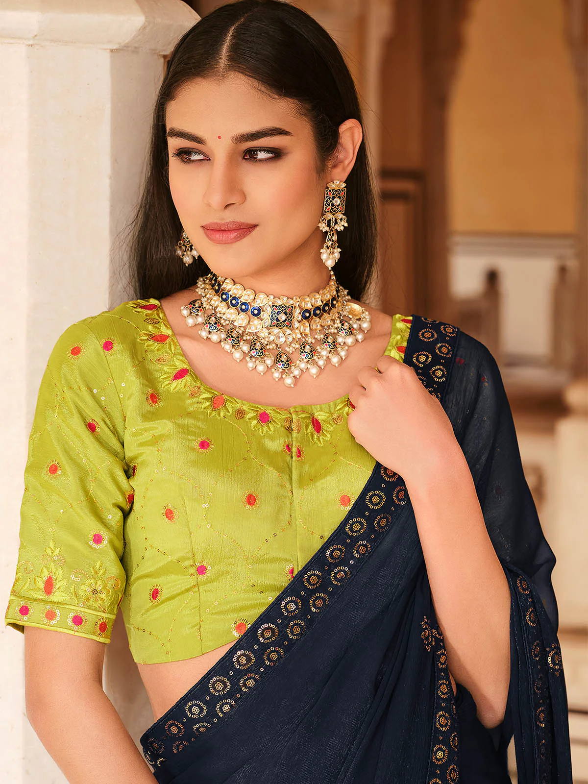 Odette Women Elegant Dark Blue Chinon Saree With Unstitched Blouse - Image 3