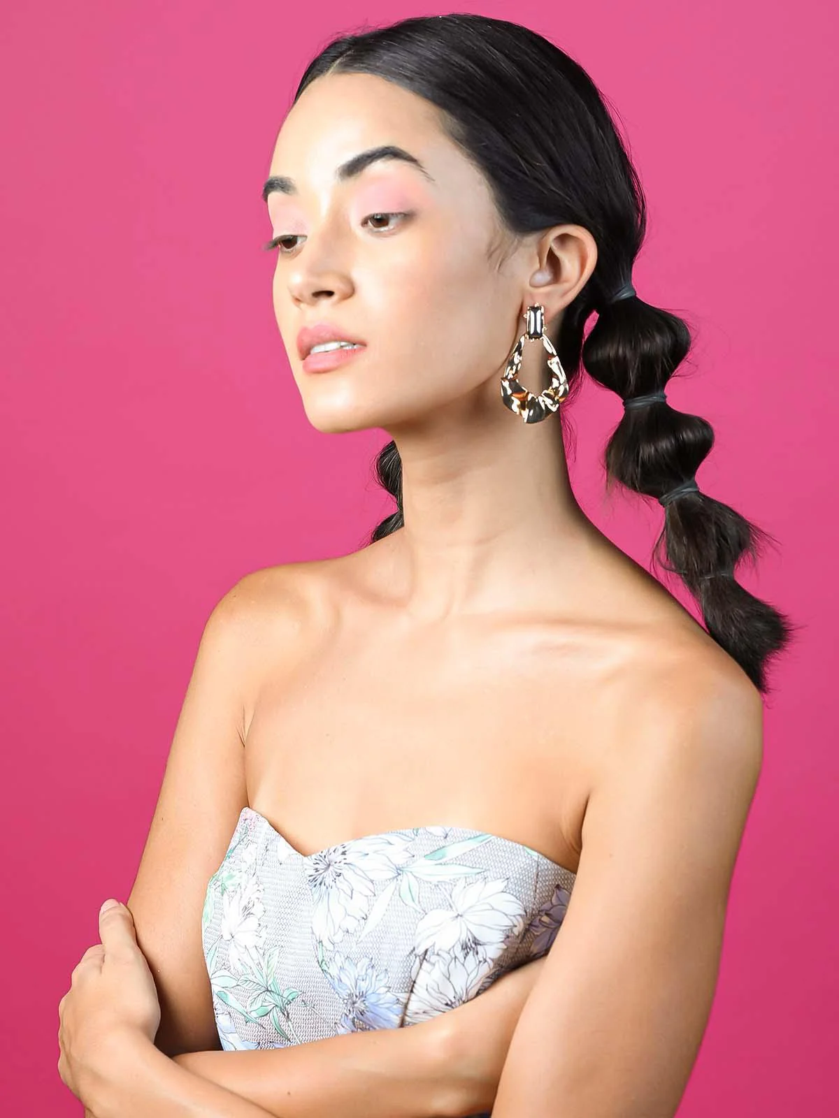 Odette Women Exquisite Gold Textured Drop Earrings - Image 2
