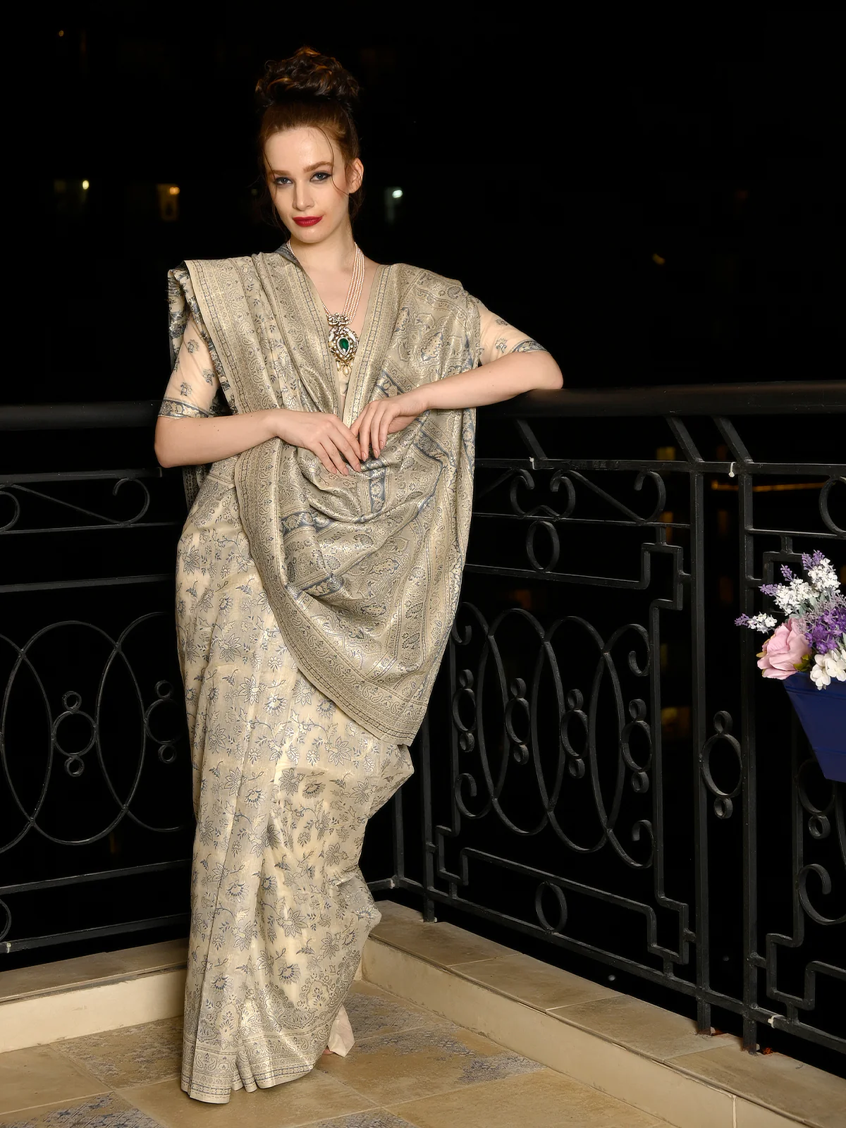 Odette Women Festive Beige Silk Blend Woven Saree With Unstitched Blouse - Image 2