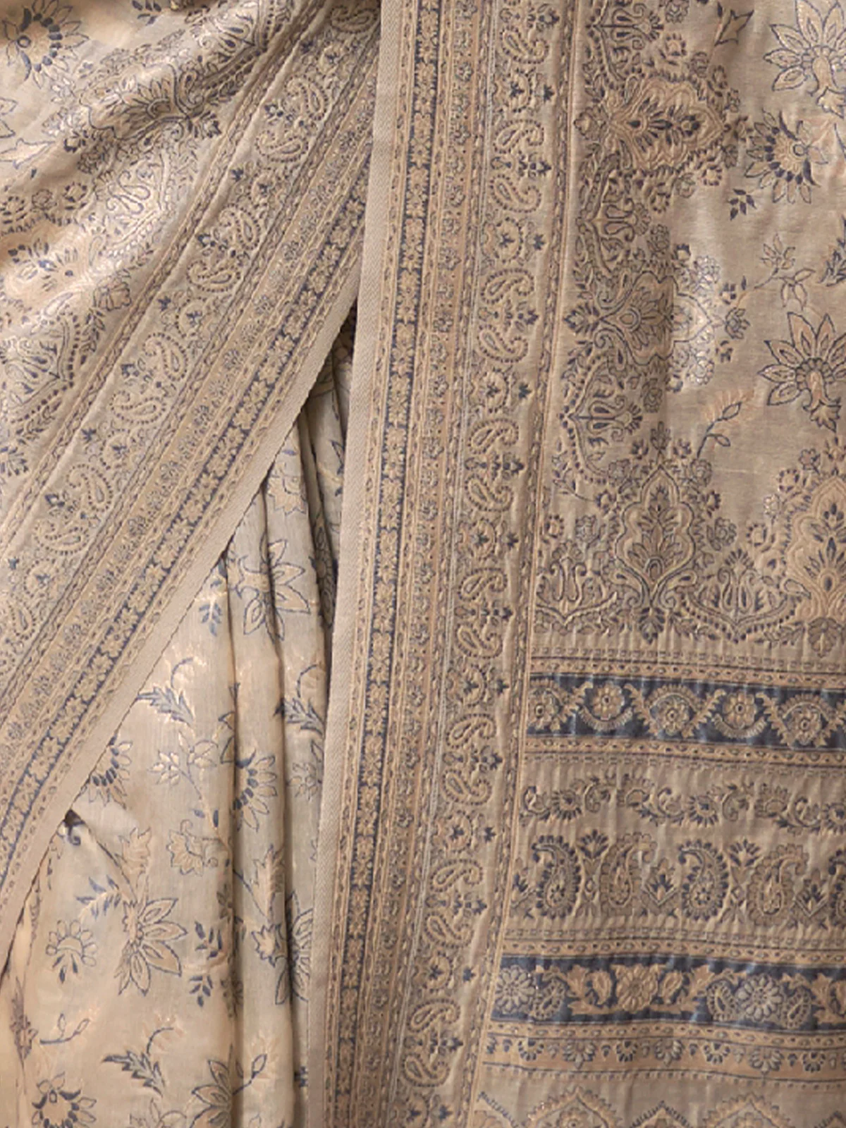 Odette Women Festive Beige Silk Blend Woven Saree With Unstitched Blouse - Image 6