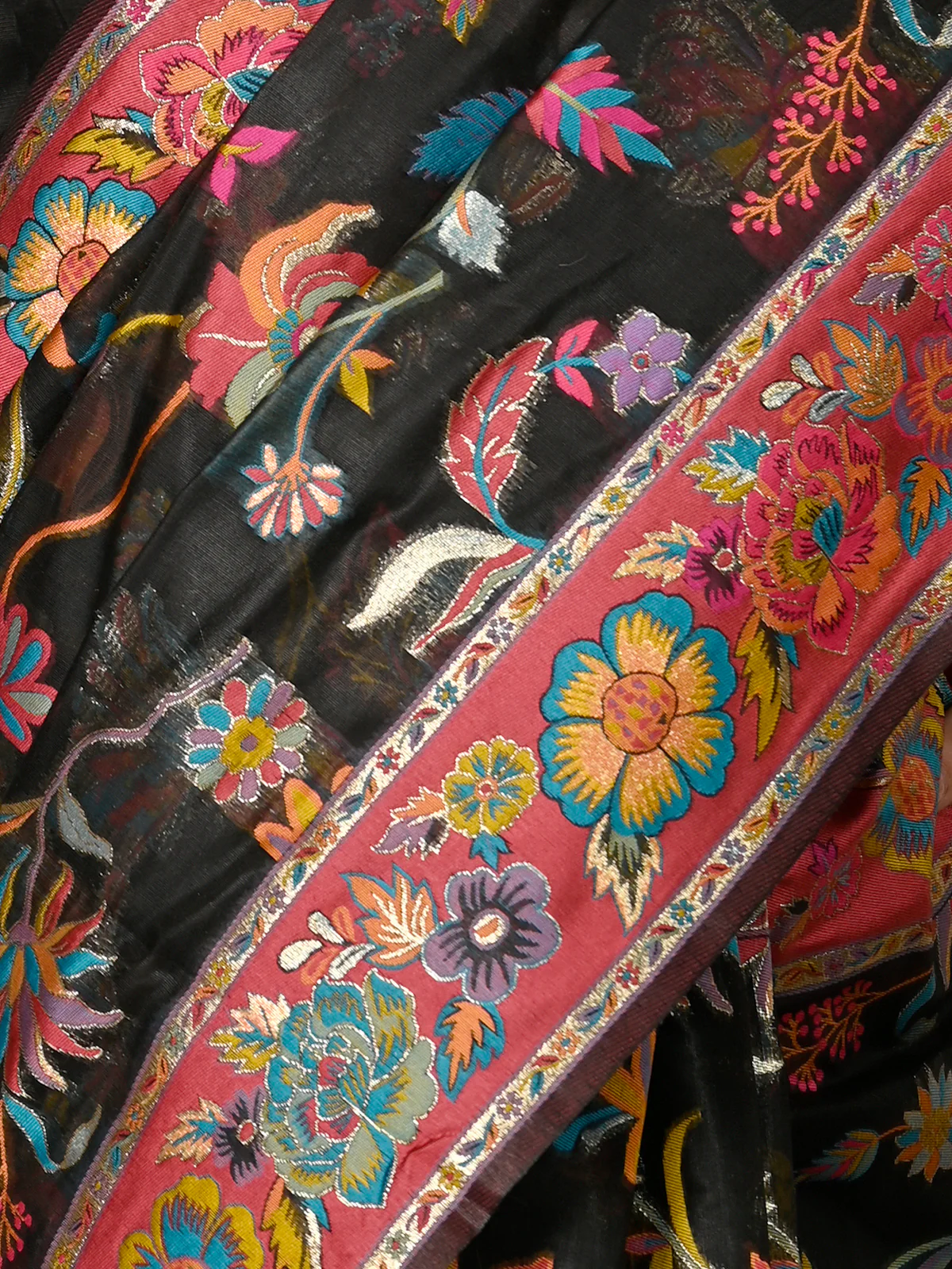 Odette Women Festive Black Silk Blend Woven Saree With Unstitched Blouse - Image 5