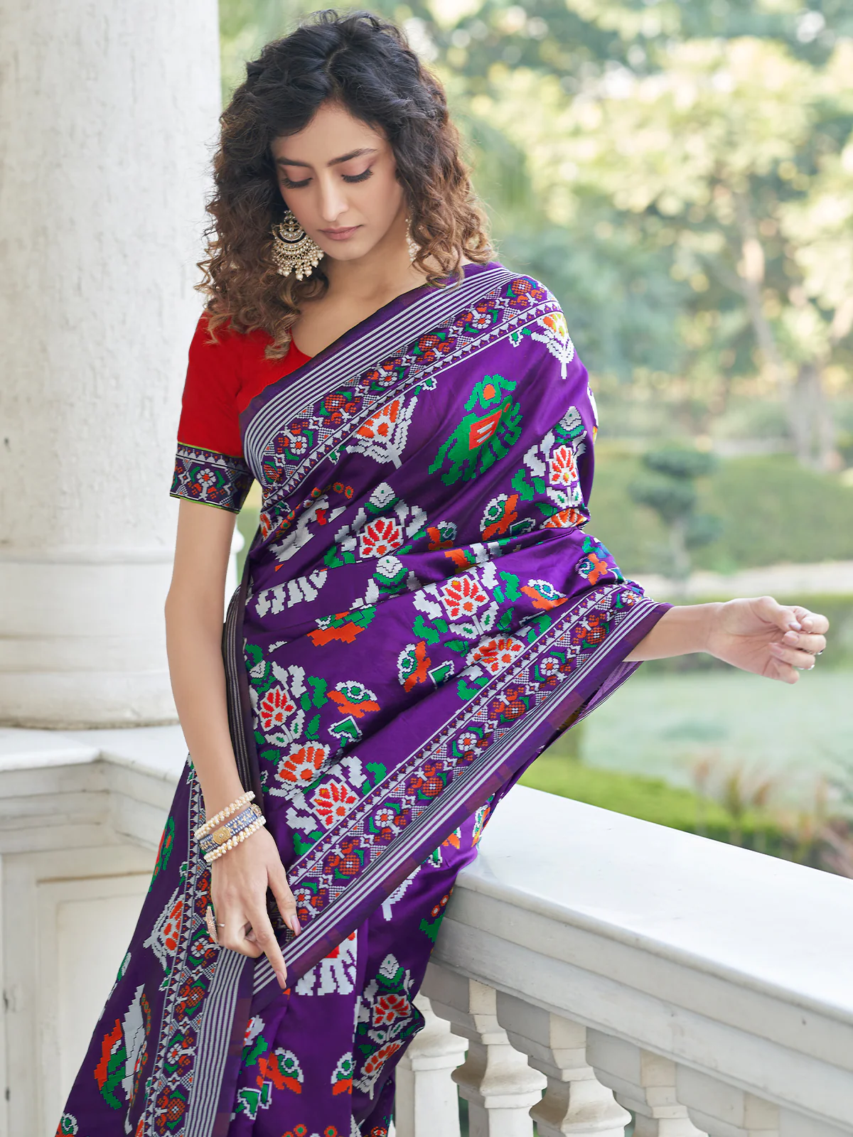 Odette Women Festive Designer Purple Saree With Unstitched Blouse - Image 2