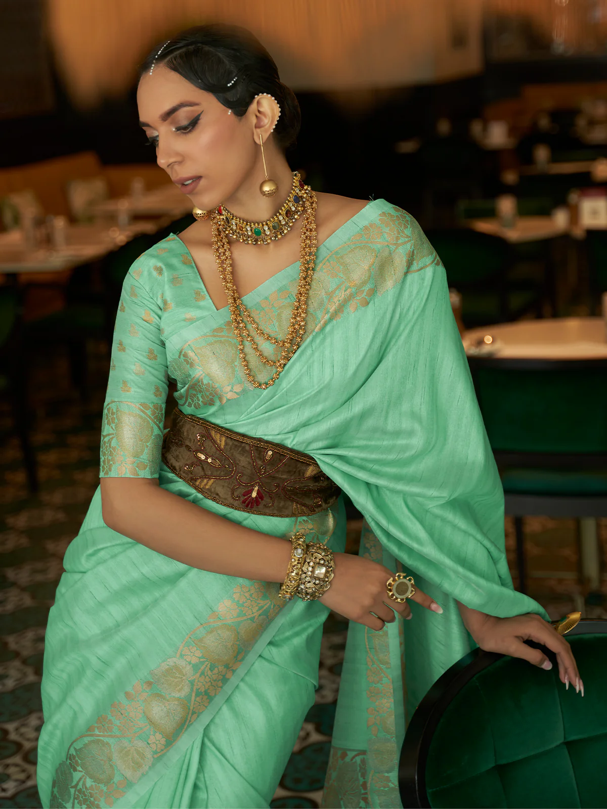 Odette Women Festive Green Silk Blend Woven Saree With Unstitched Blouse - Image 2