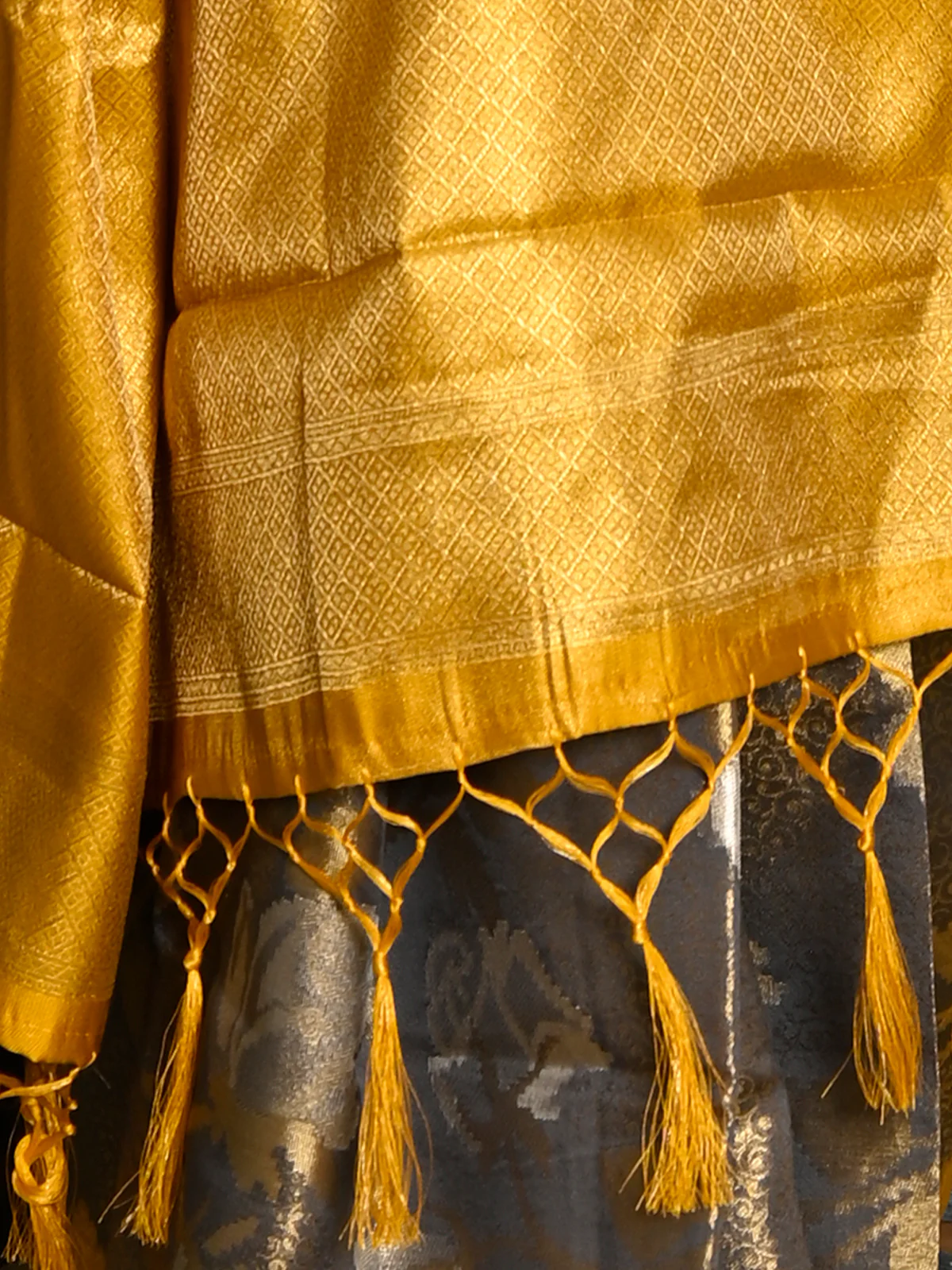 Odette Women Festive Grey Silk Blend Woven Saree With Unstitched Blouse - Image 6