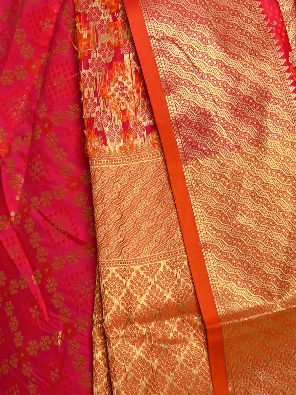 Odette Women Festive Magenta Silk Blend Woven Saree With Unstitched Blouse - Image 5