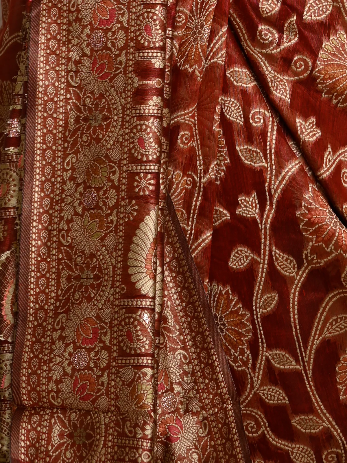 Odette Women Festive Maroon Silk Blend Woven Saree With Unstitched Blouse - Image 6