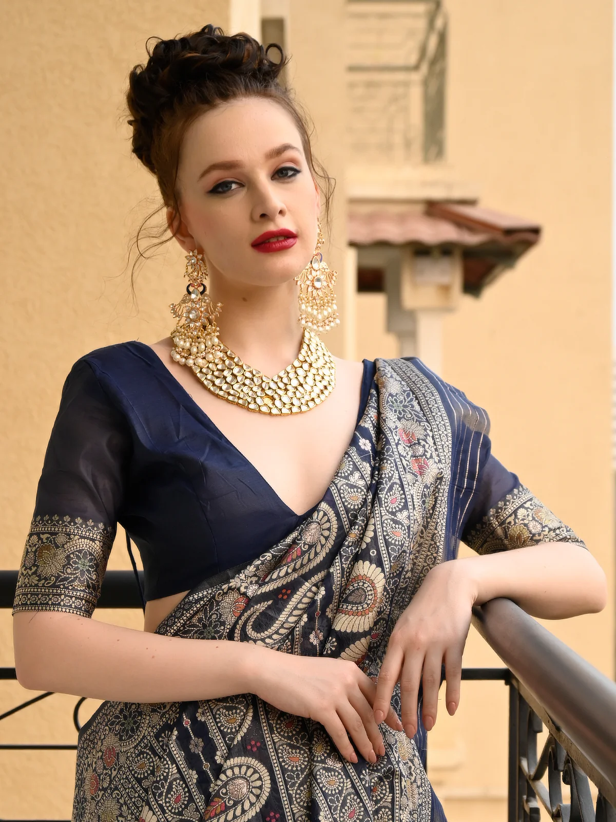 Odette Women Festive Dark Blue Silk Blend Woven Saree With Unstitched Blouse - Image 4