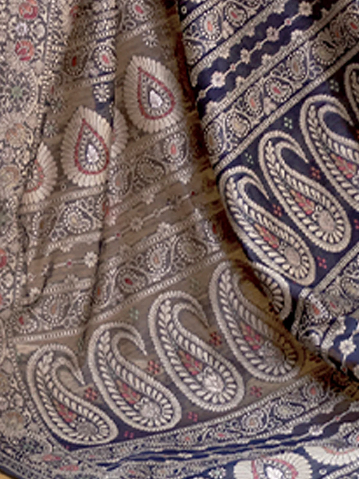Odette Women Festive Dark Blue Silk Blend Woven Saree With Unstitched Blouse - Image 5