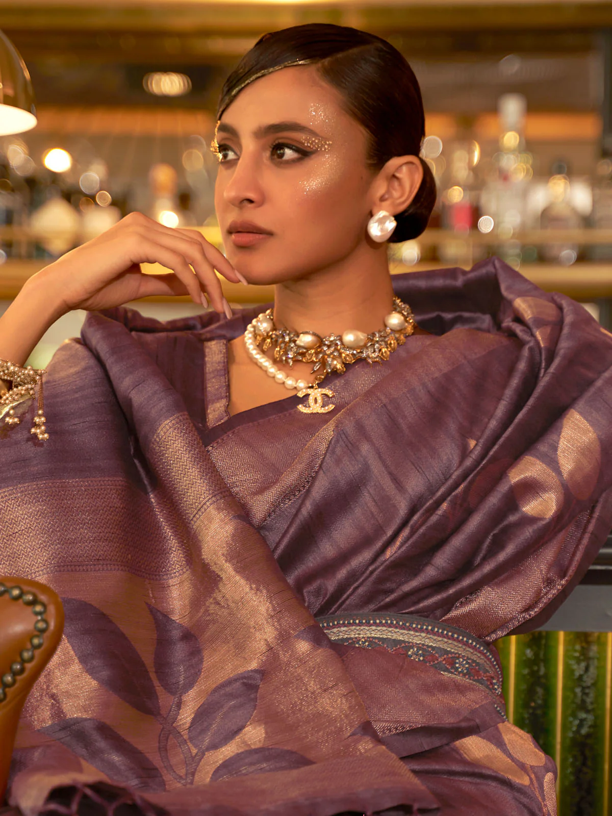 Odette Women Festive Purple Silk Blend Woven Saree With Unstitched Blouse - Image 2