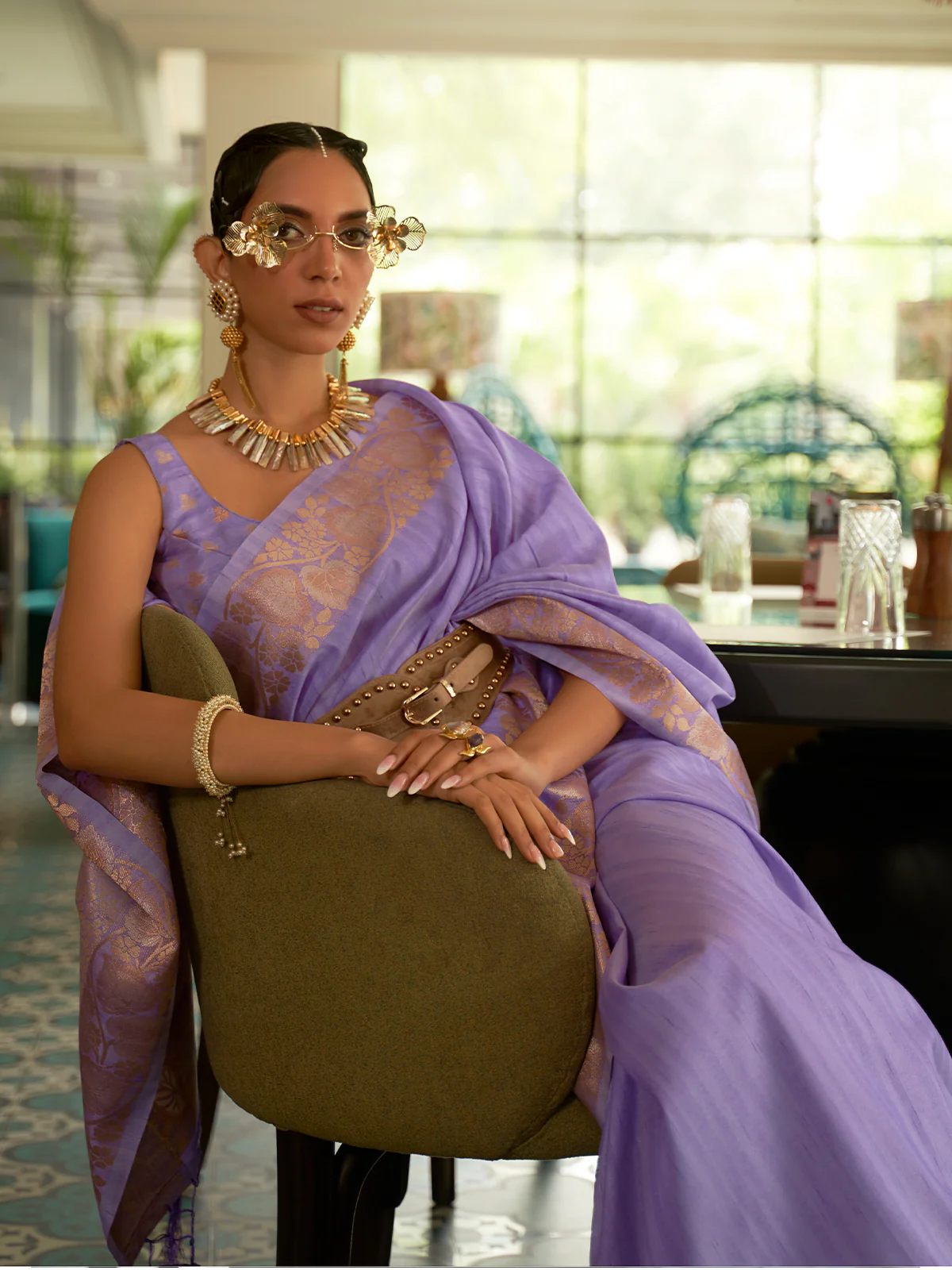 Odette Women Festive Purple Silk Blend Woven Saree With Unstitched Blouse - Image 2