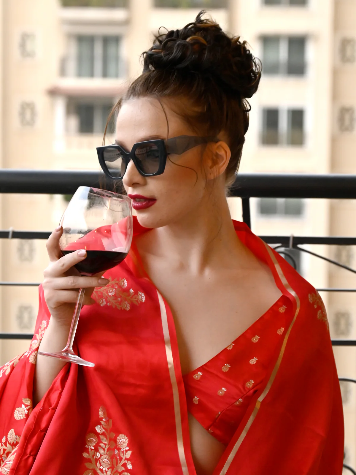 Odette Women Festive Red Satin Printed Saree With Unstitched Blouse - Image 4
