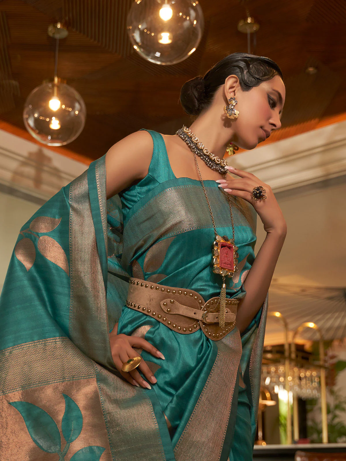Odette Women Festive Teal Silk Blend Woven Saree With Unstitched Blouse - Image 2