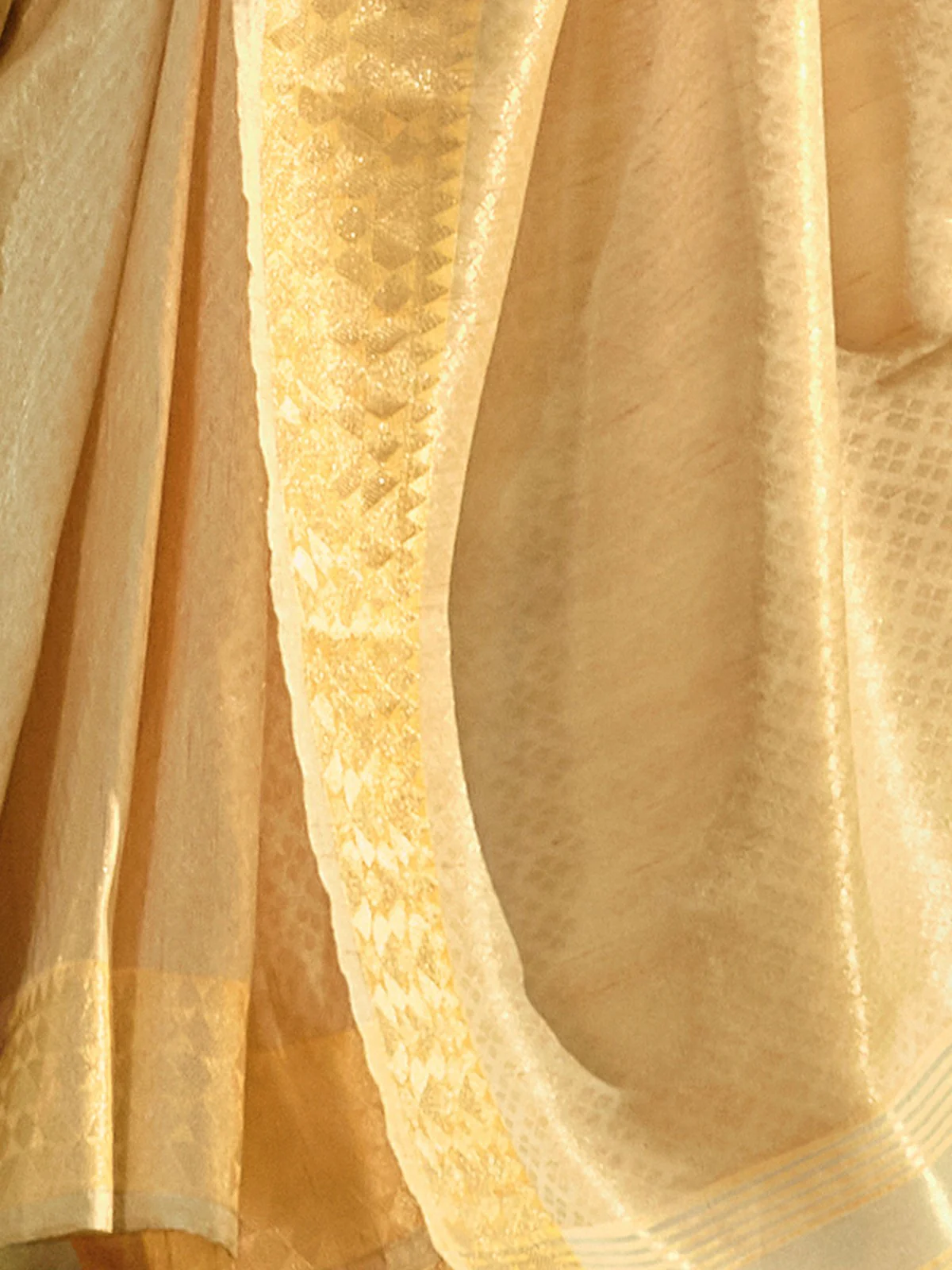 Odette Women Gold Linen Woven Saree With Unstitched Blouse - Image 3