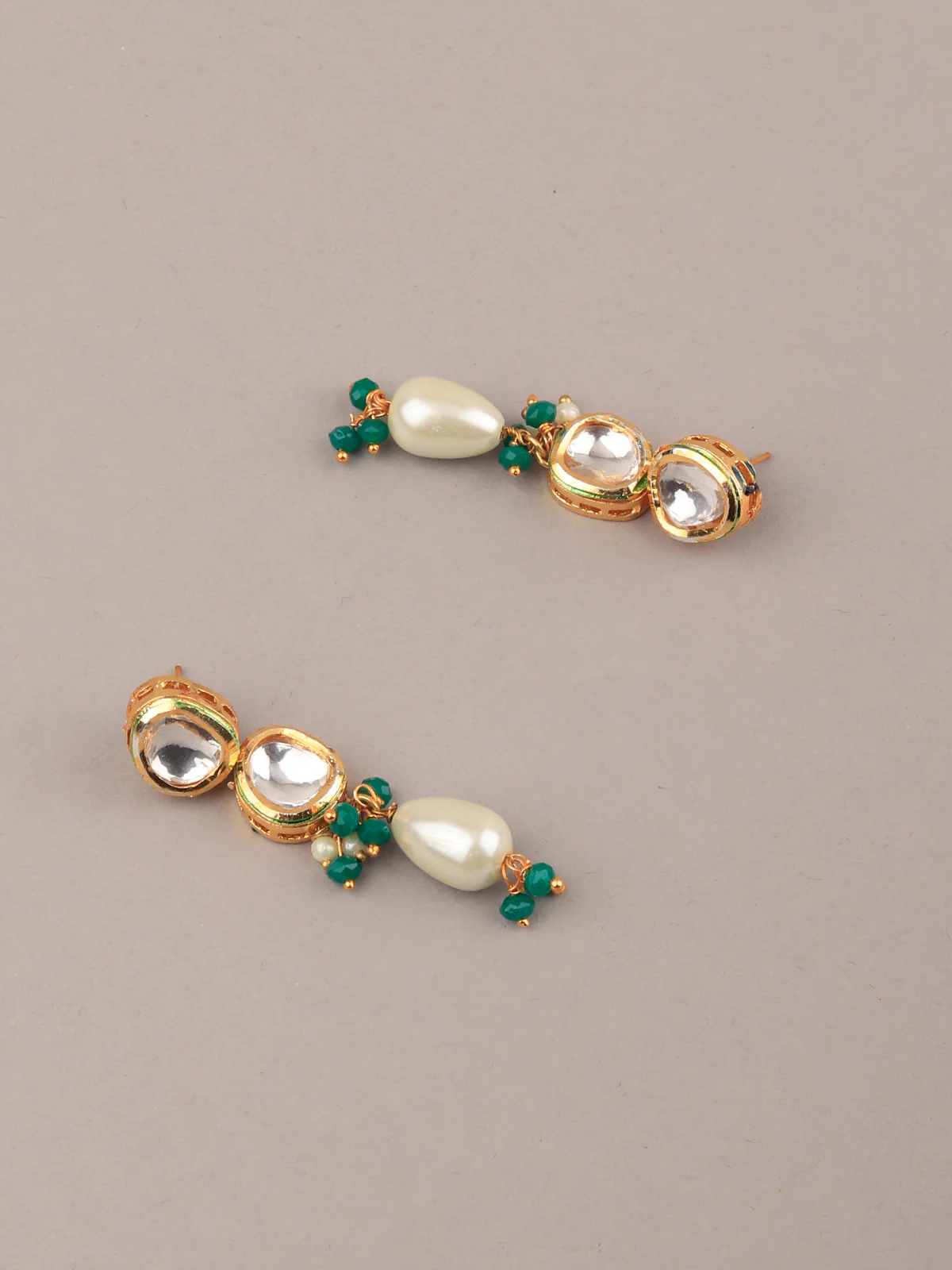 Odette Women Green And White Choker Neck Piece Set - Image 4