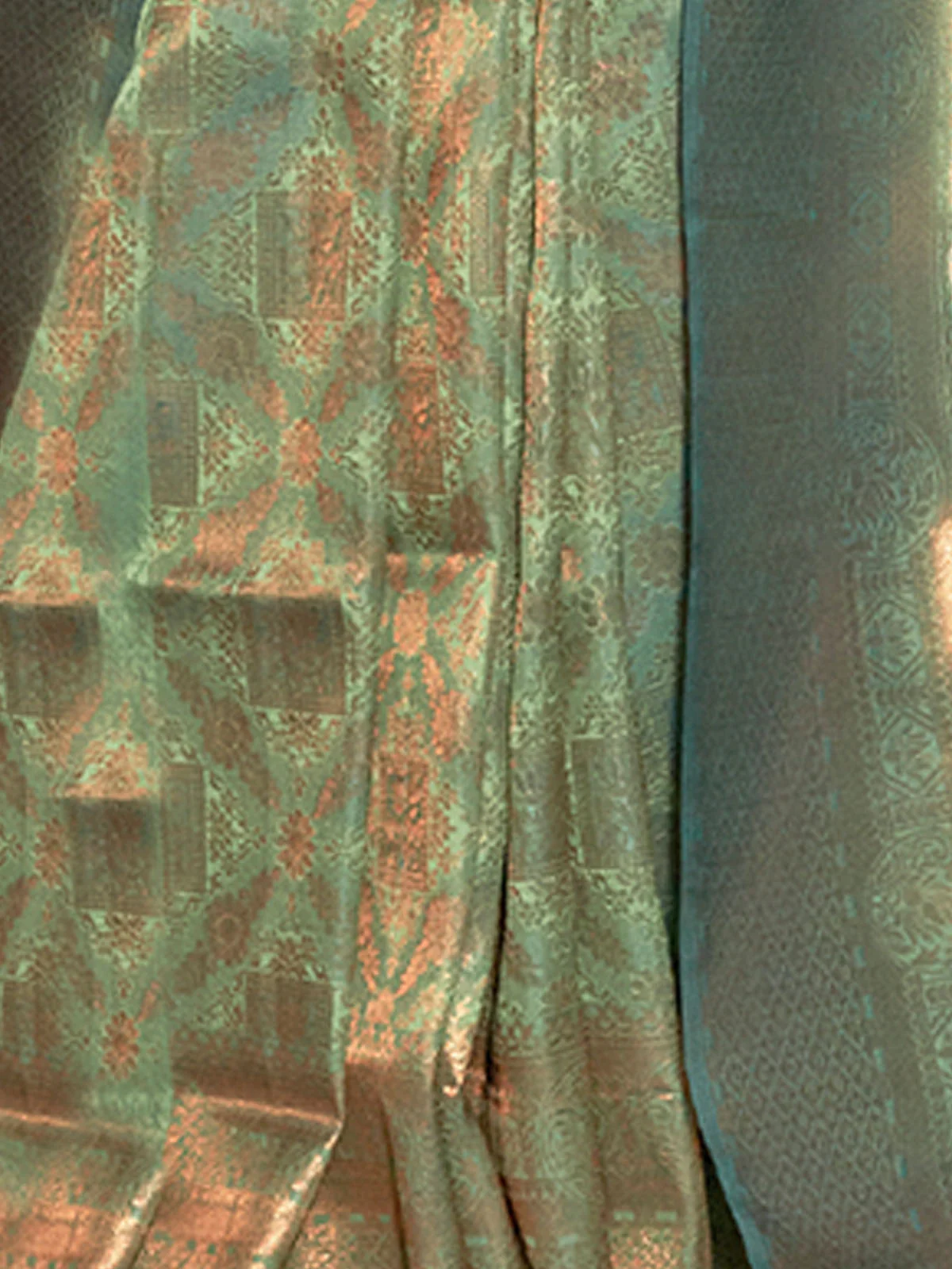 Odette Women Green Festive Woven Silk Saree With Unstitched Blouse - Image 6