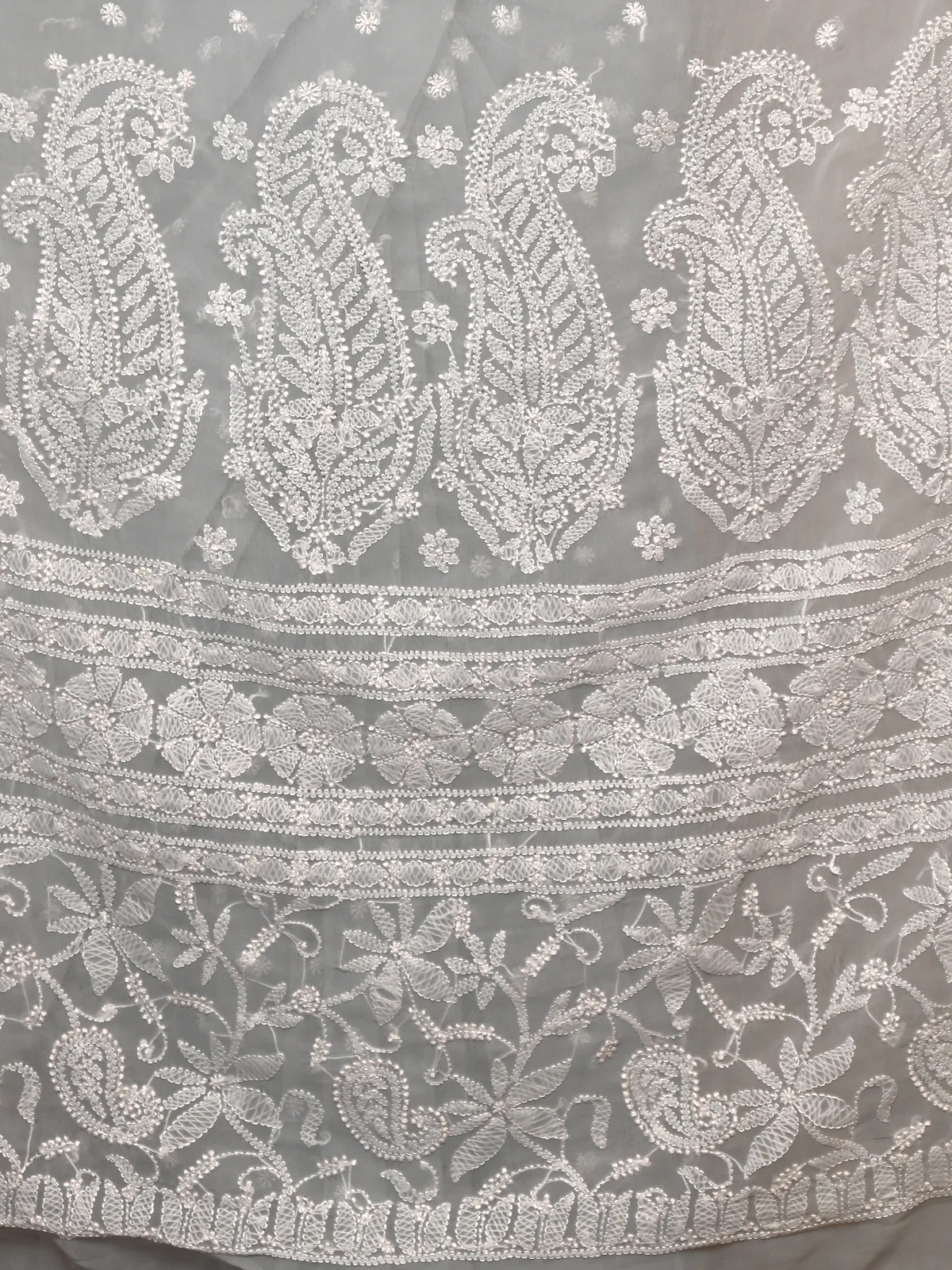 Odette Women Grey Georgette Chikankari Embroidered Saree With Unstitched Blouse - Image 5