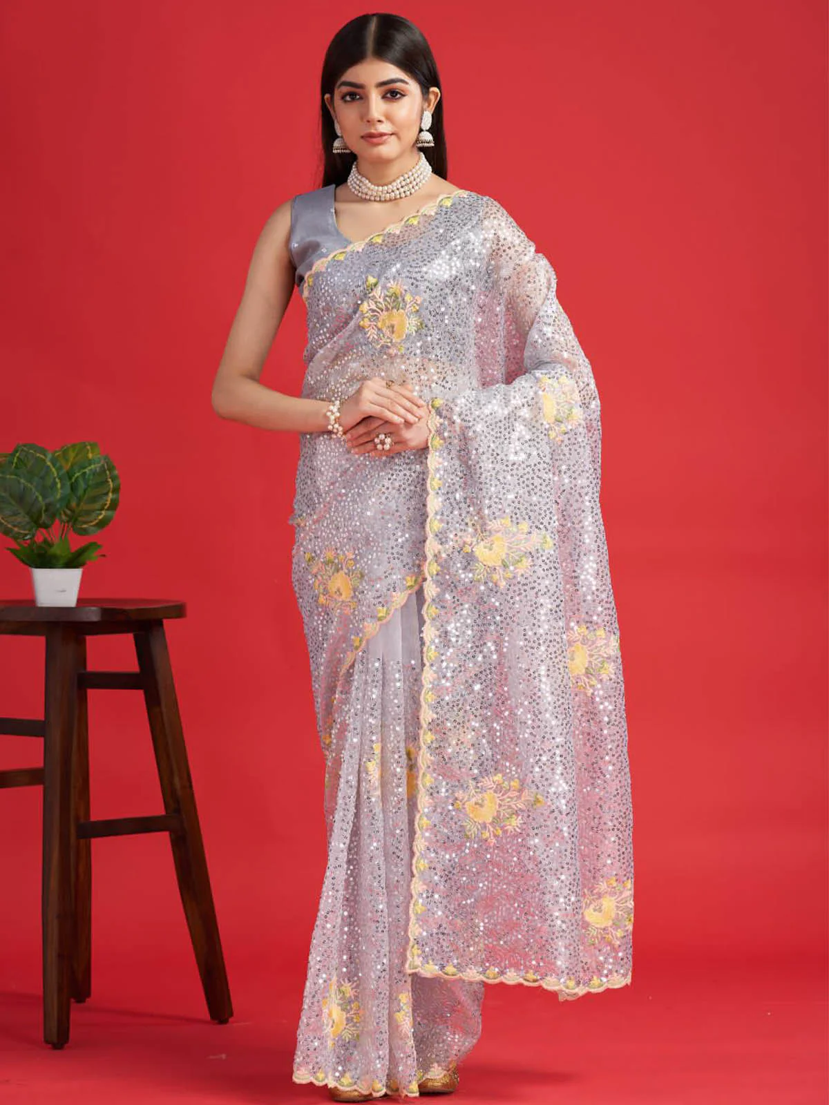 Odette Women Grey Organza Sequins Saree With Unstitched Blouse - Image 2