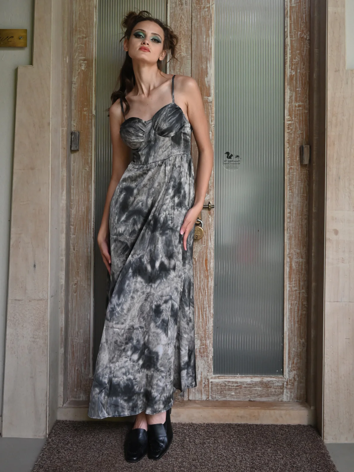 Odette Women Grey Satin Printed Partywear Dress - Image 2