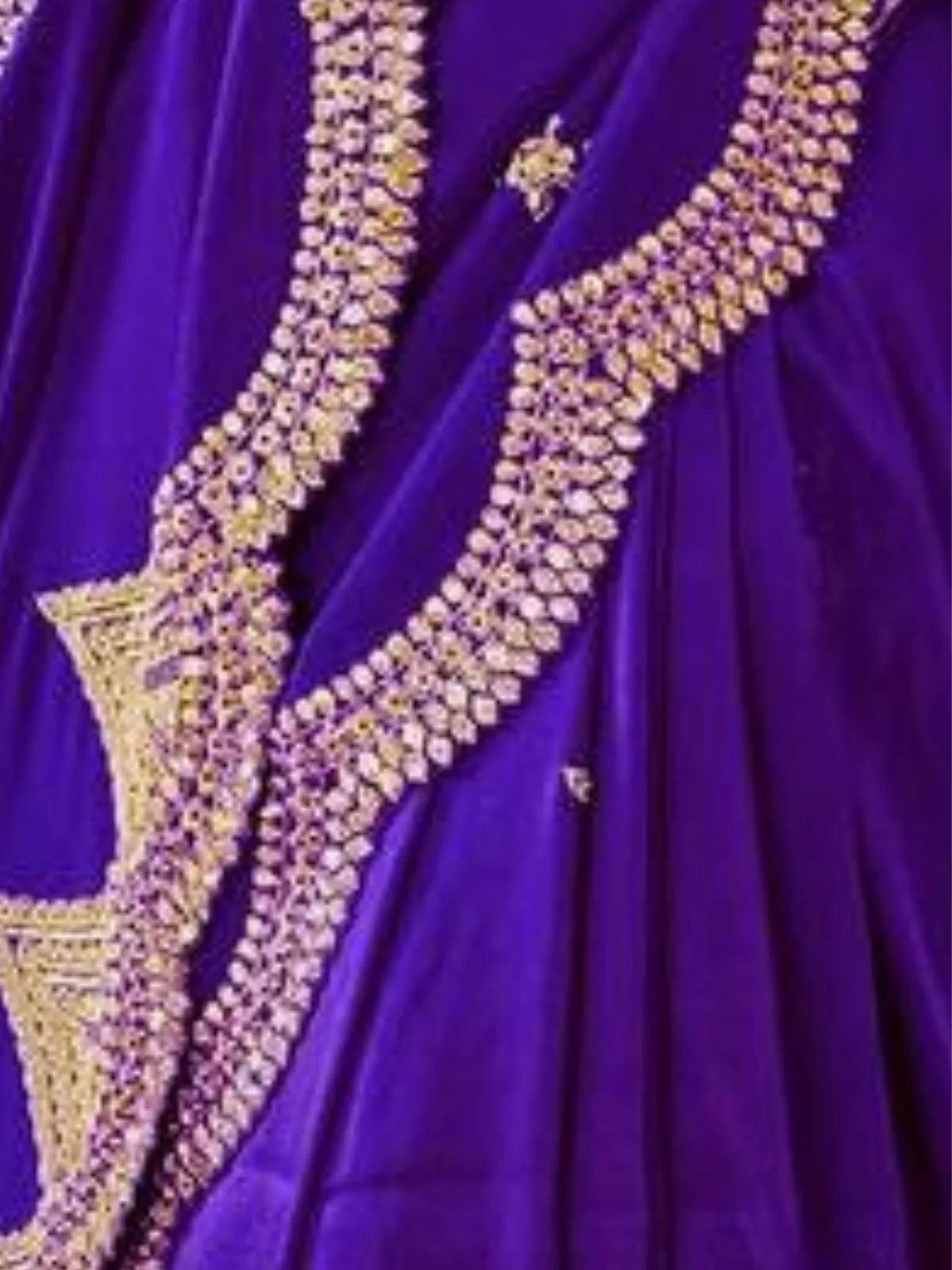 Odette Blue Silk Blend Embellished Saree For Women - Image 3
