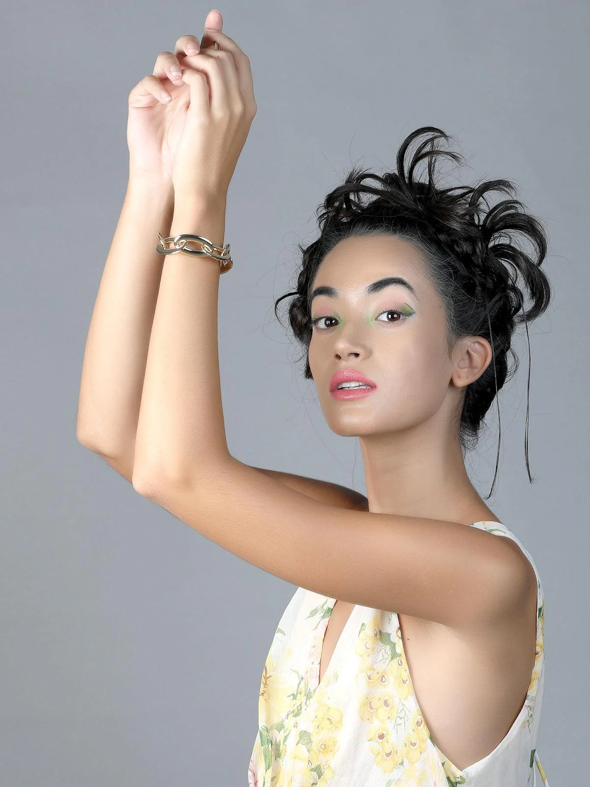Odette Women Light Gold Chain Linked Bracelet - Image 2