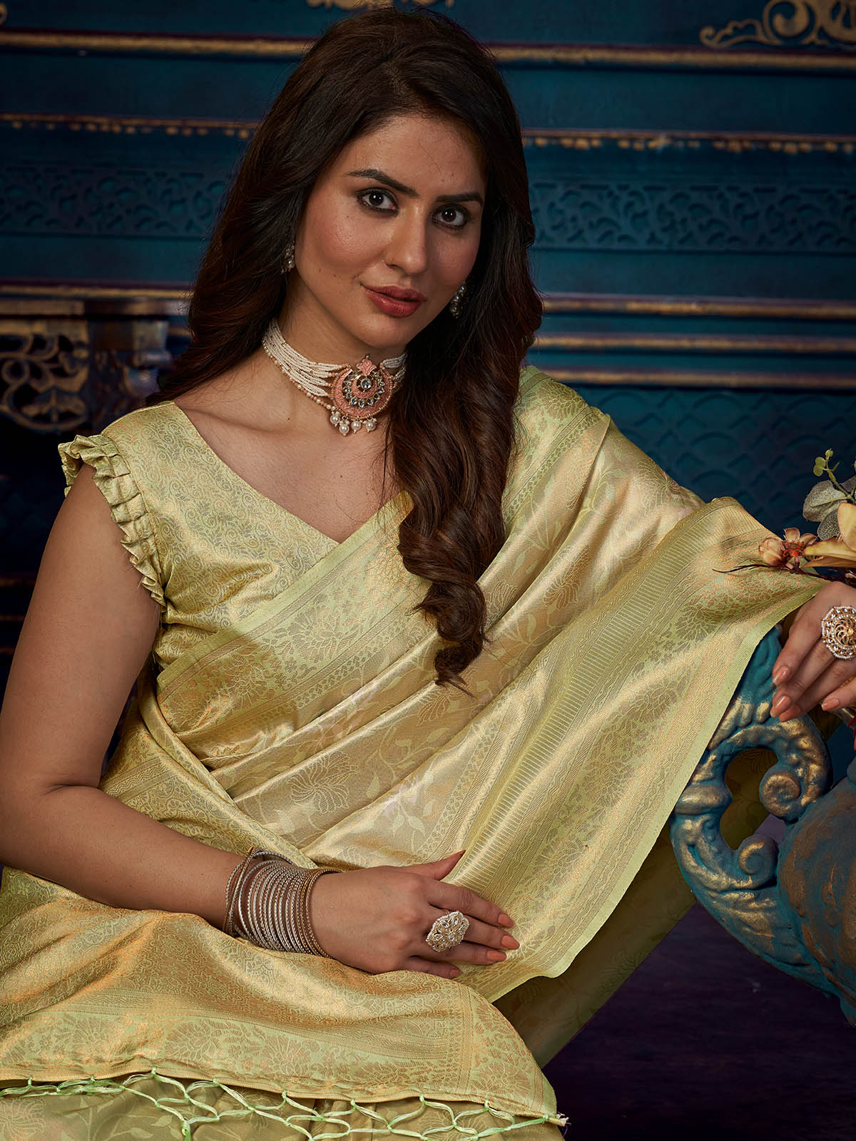 Odette Women Light Green Silk Blend Woven Saree With Unstitched Blouse - Image 3
