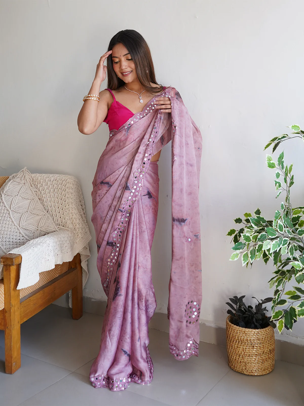 Odette Women Lilac Satin Georgette Prism Print Saree With Unstitched Blouse - Image 2