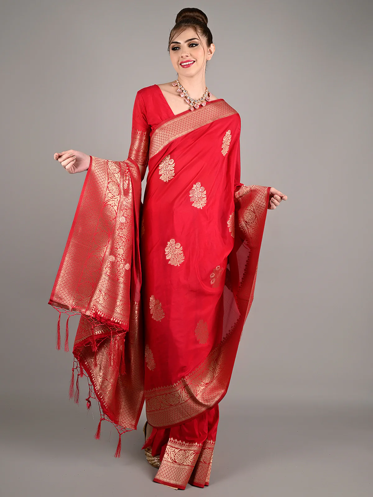 Odette Women Pink Nylon Woven Saree With Unstitched Blouse - Image 2