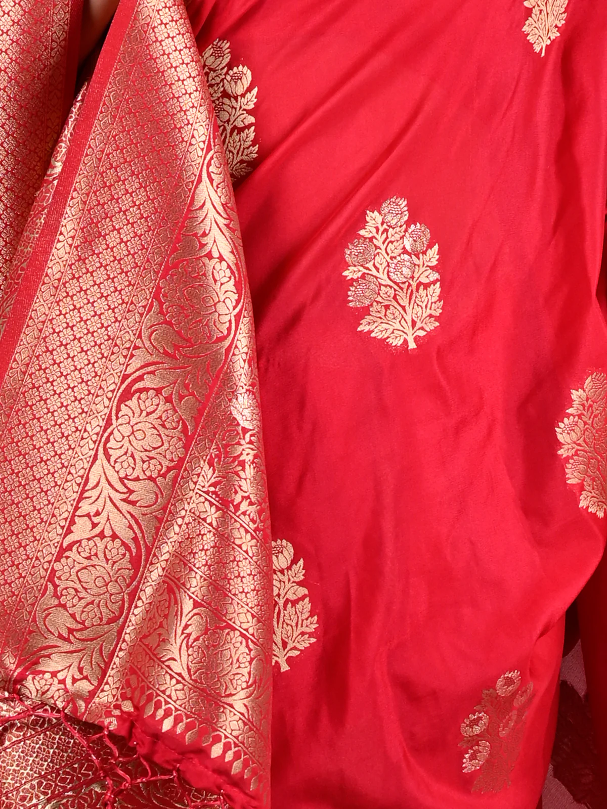 Odette Women Pink Nylon Woven Saree With Unstitched Blouse - Image 4