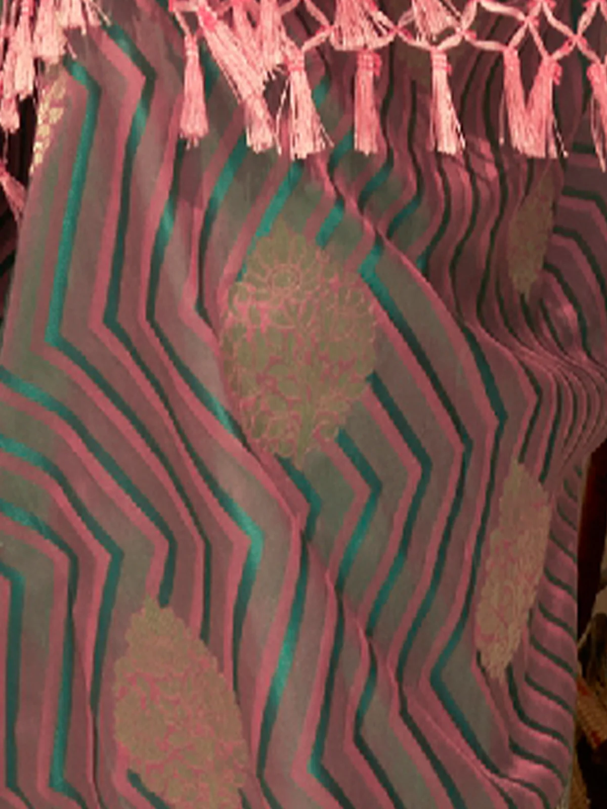 Odette Women Multicolor Silk Blend Woven Saree With Unstitched Blouse - Image 3